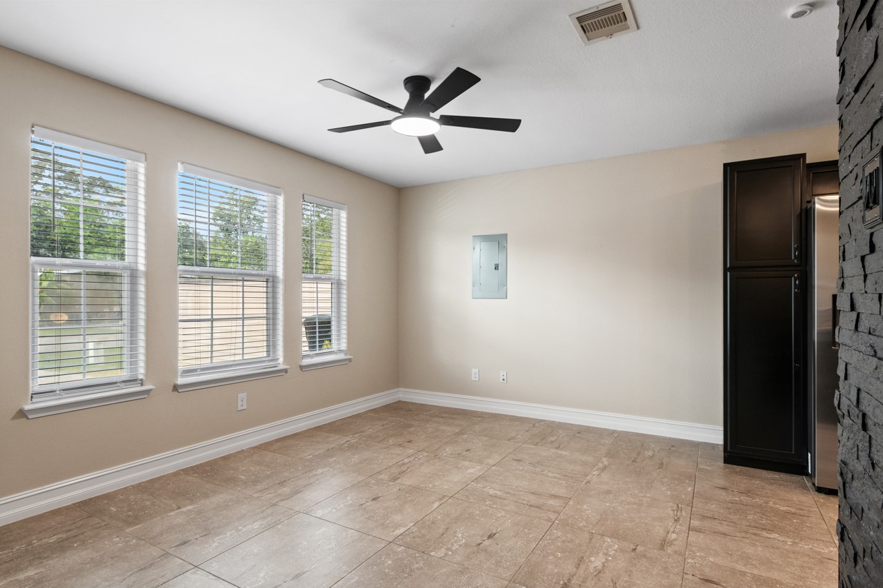 3723 Putnam Drive A Property Photo 5