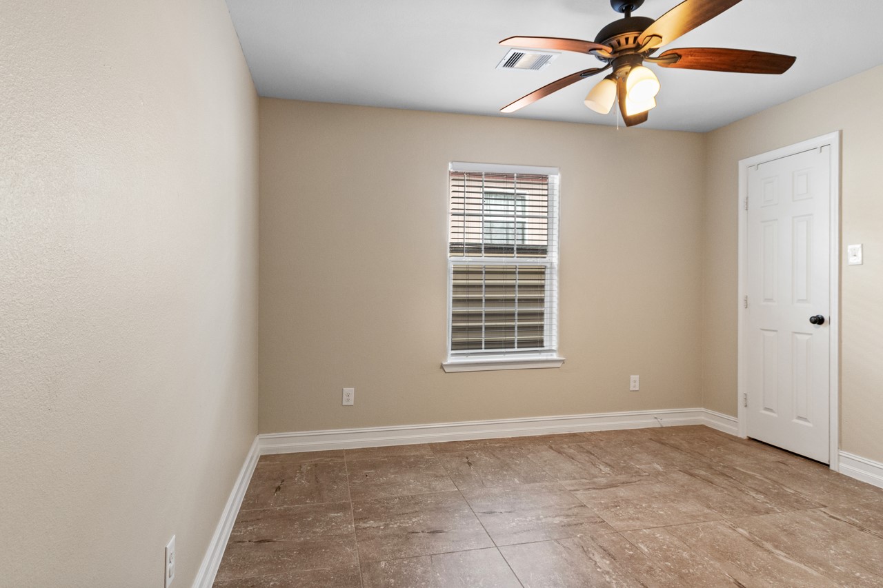 3723 Putnam Drive A Property Photo 6