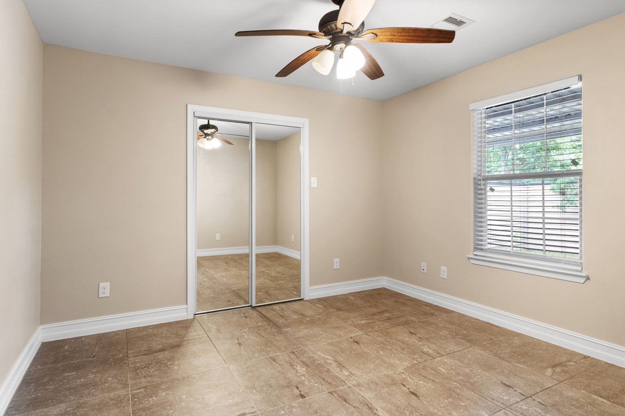 3723 Putnam Drive A Property Photo 7