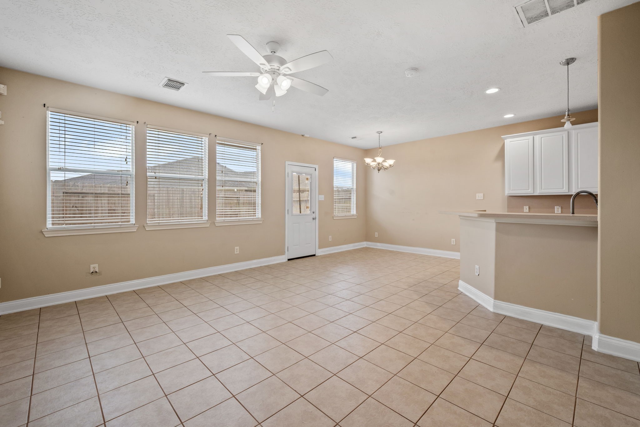 8714 Thistlemoor Lane Property Photo 5