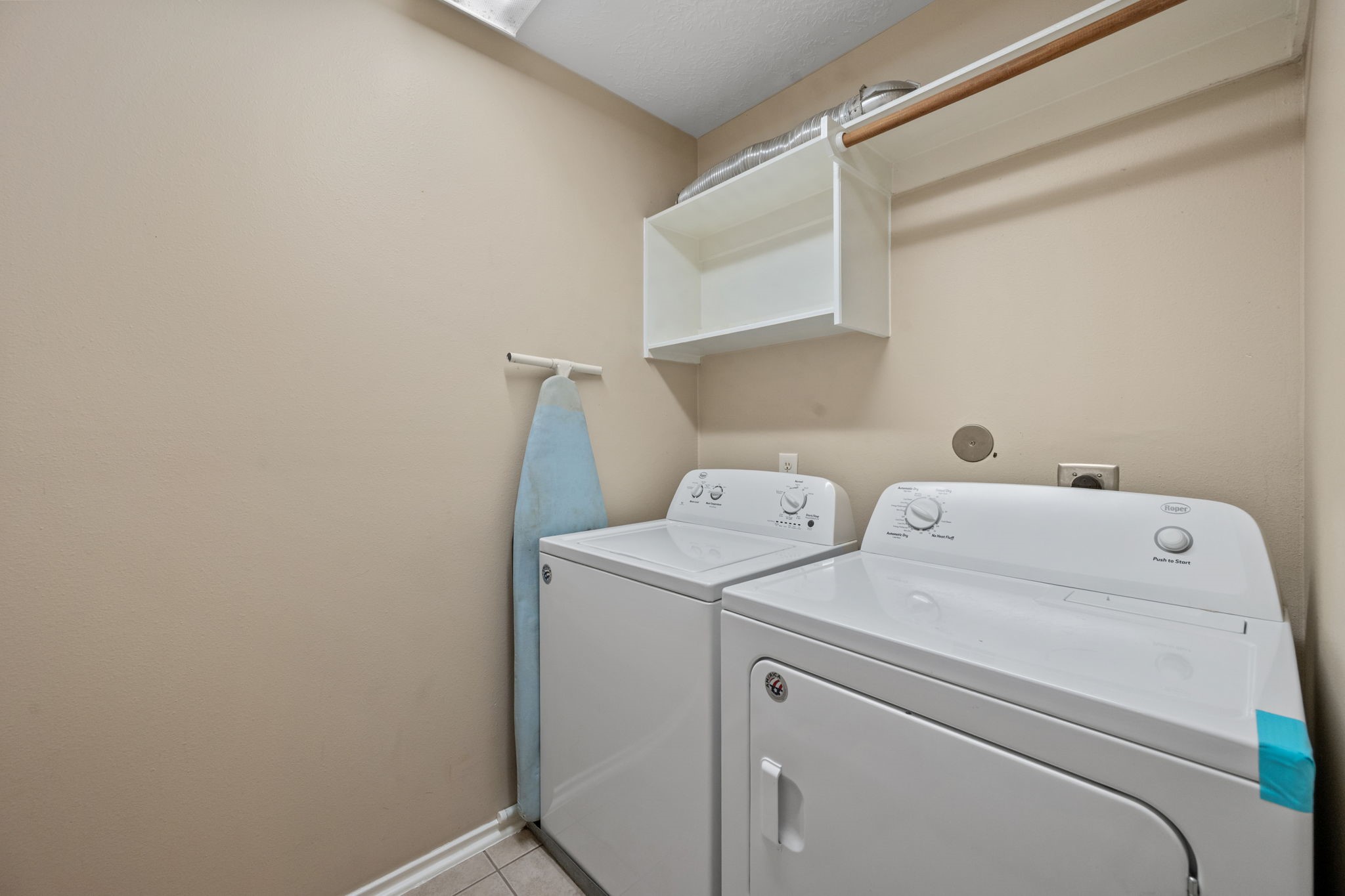 8714 Thistlemoor Lane Property Photo 14