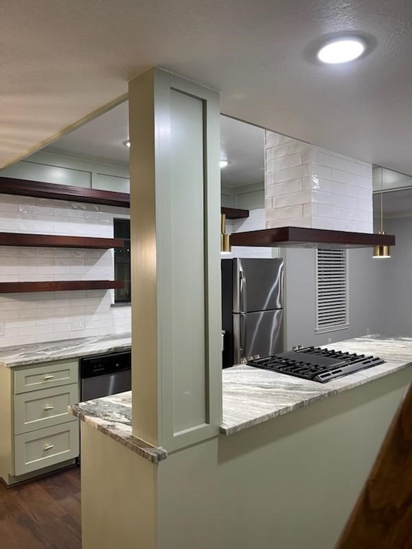142 2nd Street Property Photo 3
