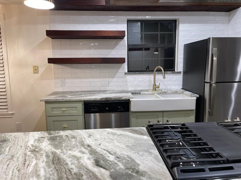 142 2nd Street Property Photo 4