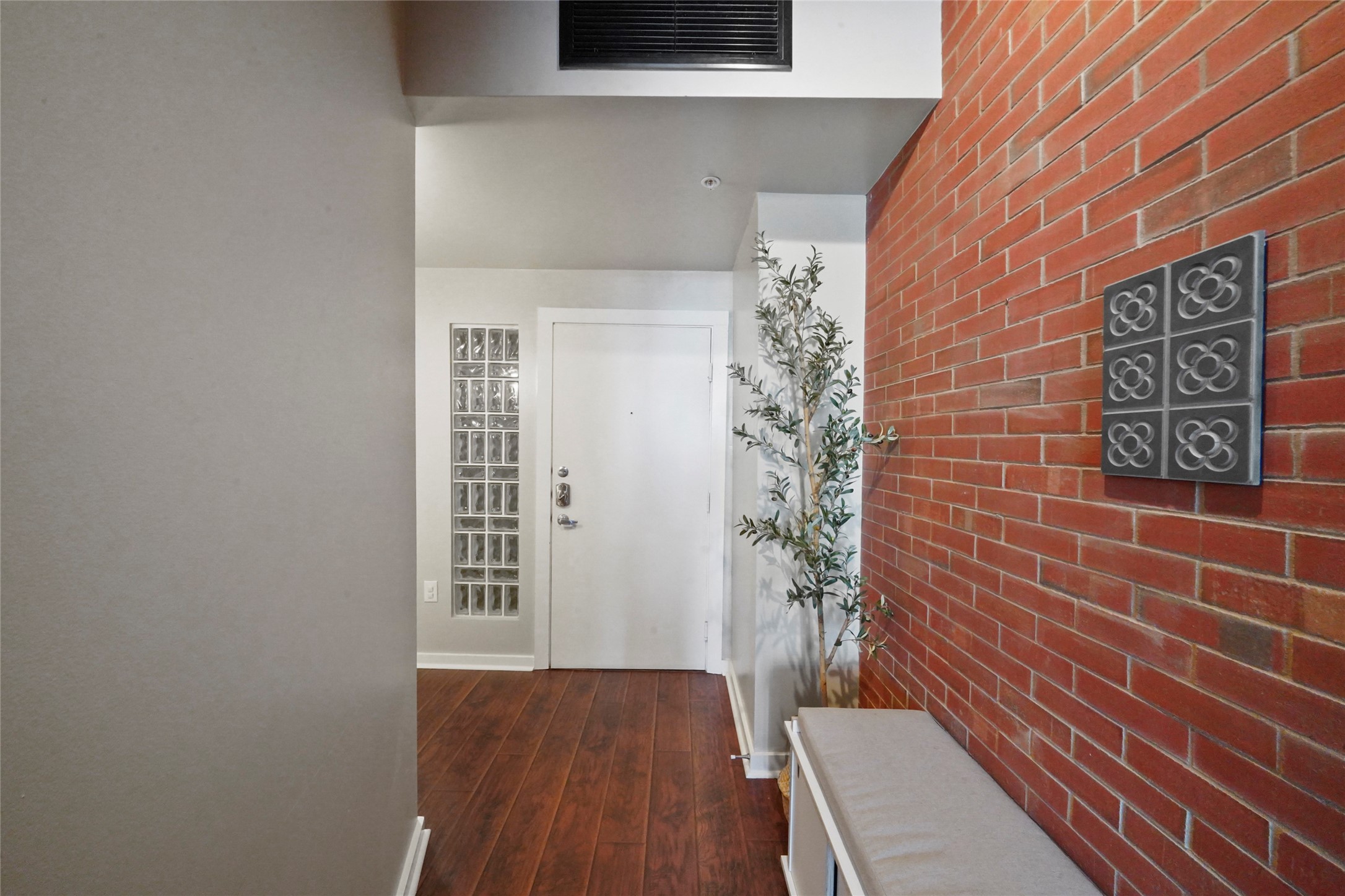 2000 Bagby Street 7418 Property Photo 4