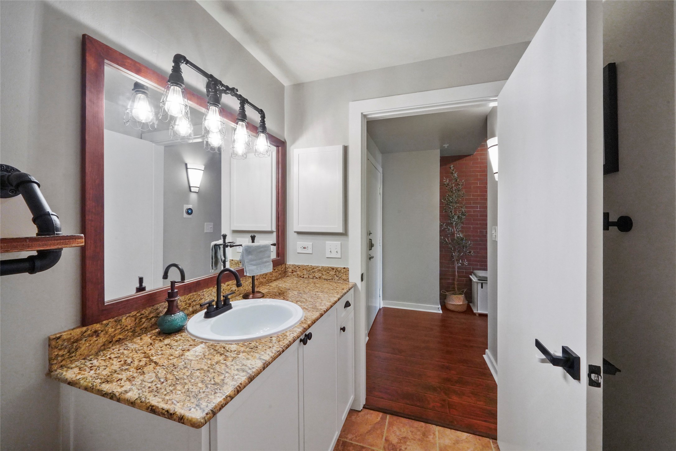 2000 Bagby Street 7418 Property Photo 6