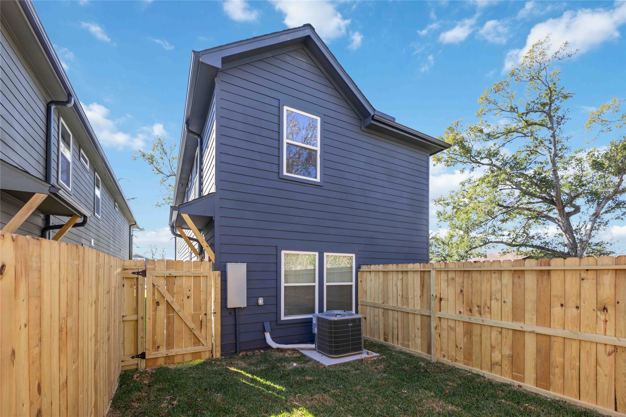 5811 Senior Street A Property Photo 15
