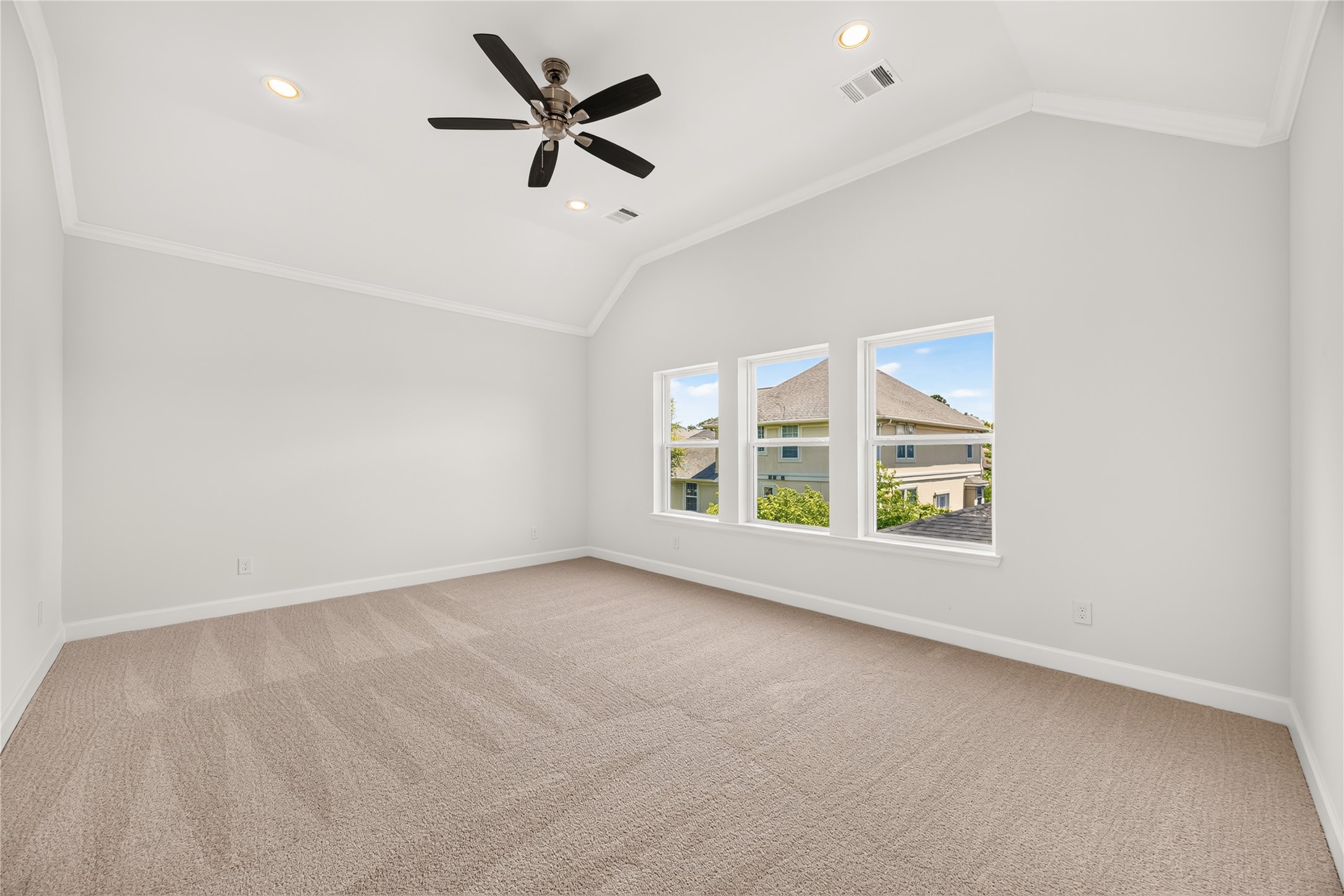 1530 W 34th Street Property Photo 21