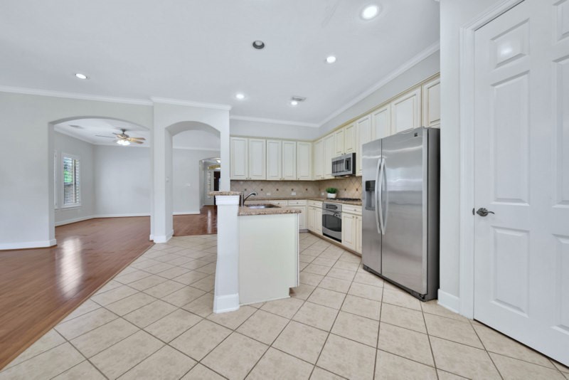 6523 Monrovia Lane Property Photo 15