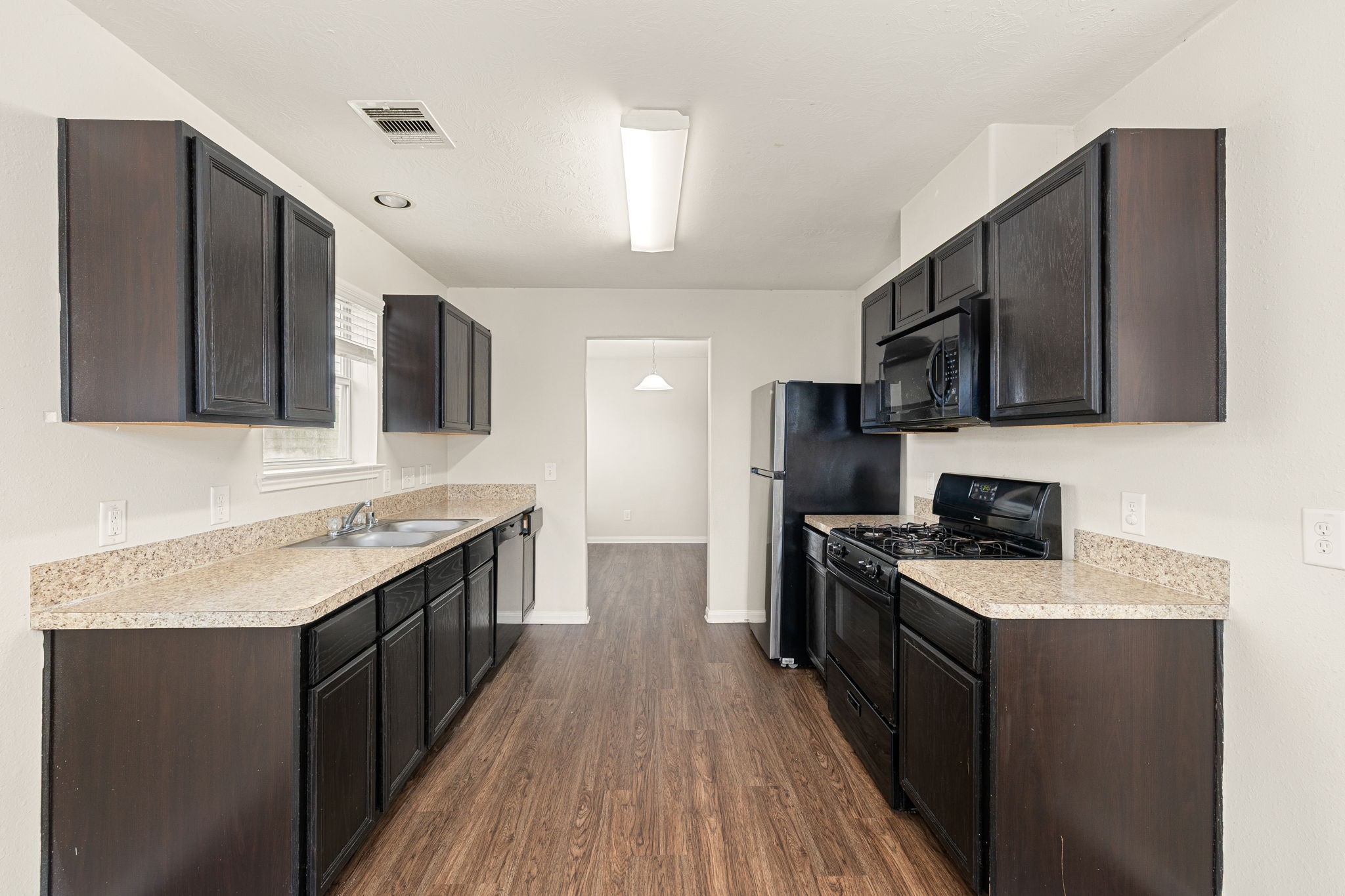 21415 Partha Way Property Photo 6