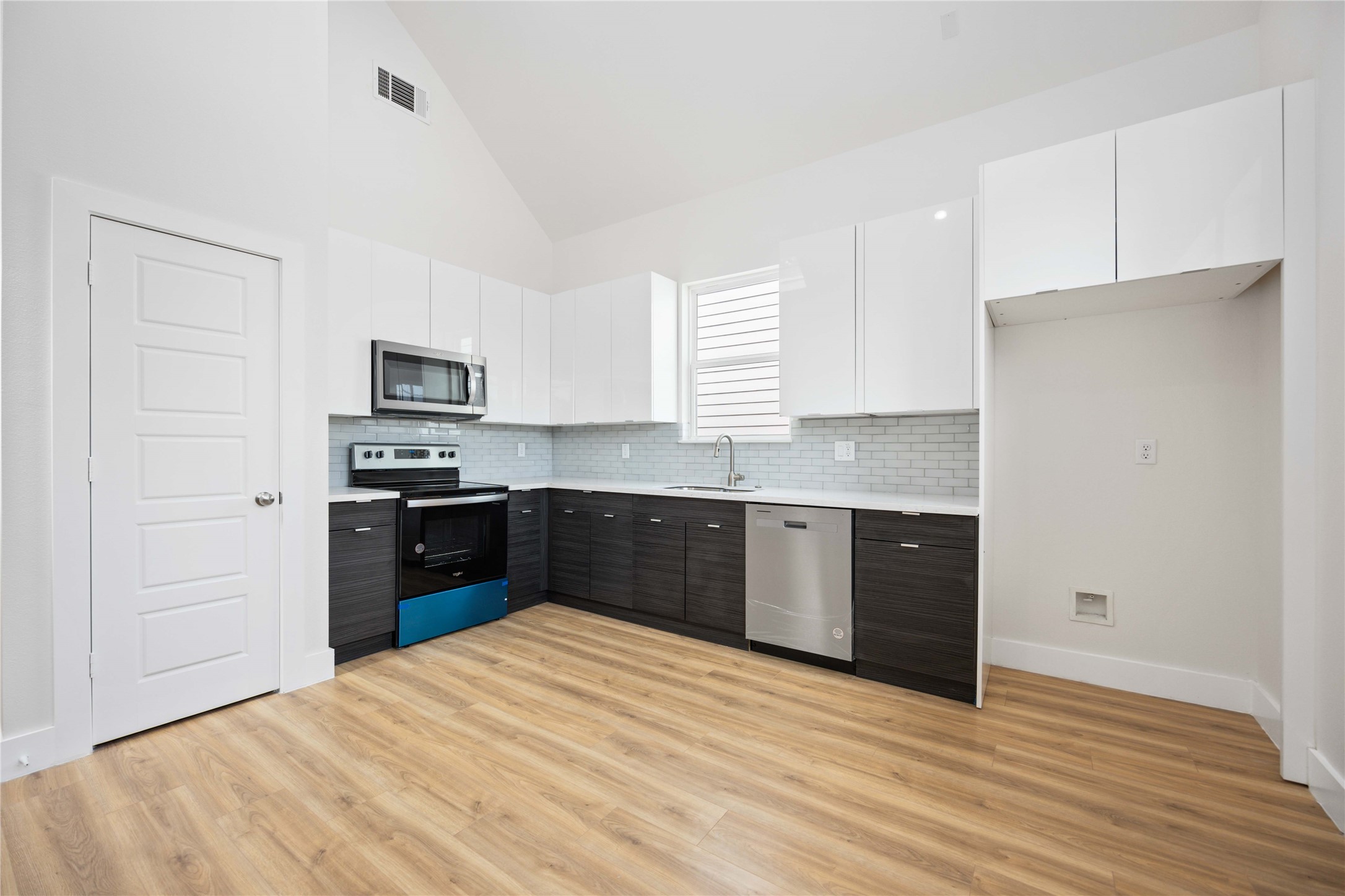 7614 Avenue L Property Photo 11