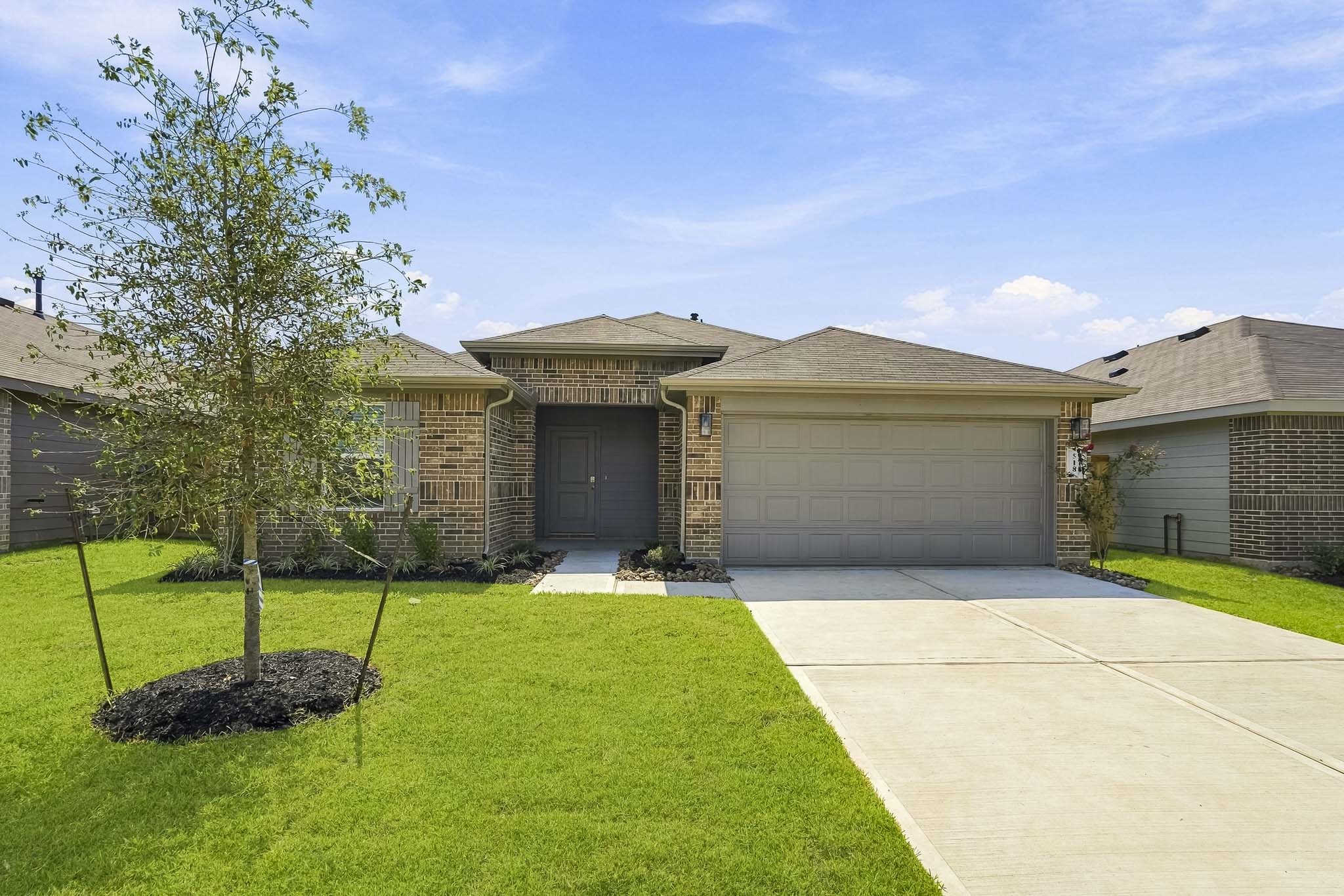 518 Palm Crest Court Property Photo 1