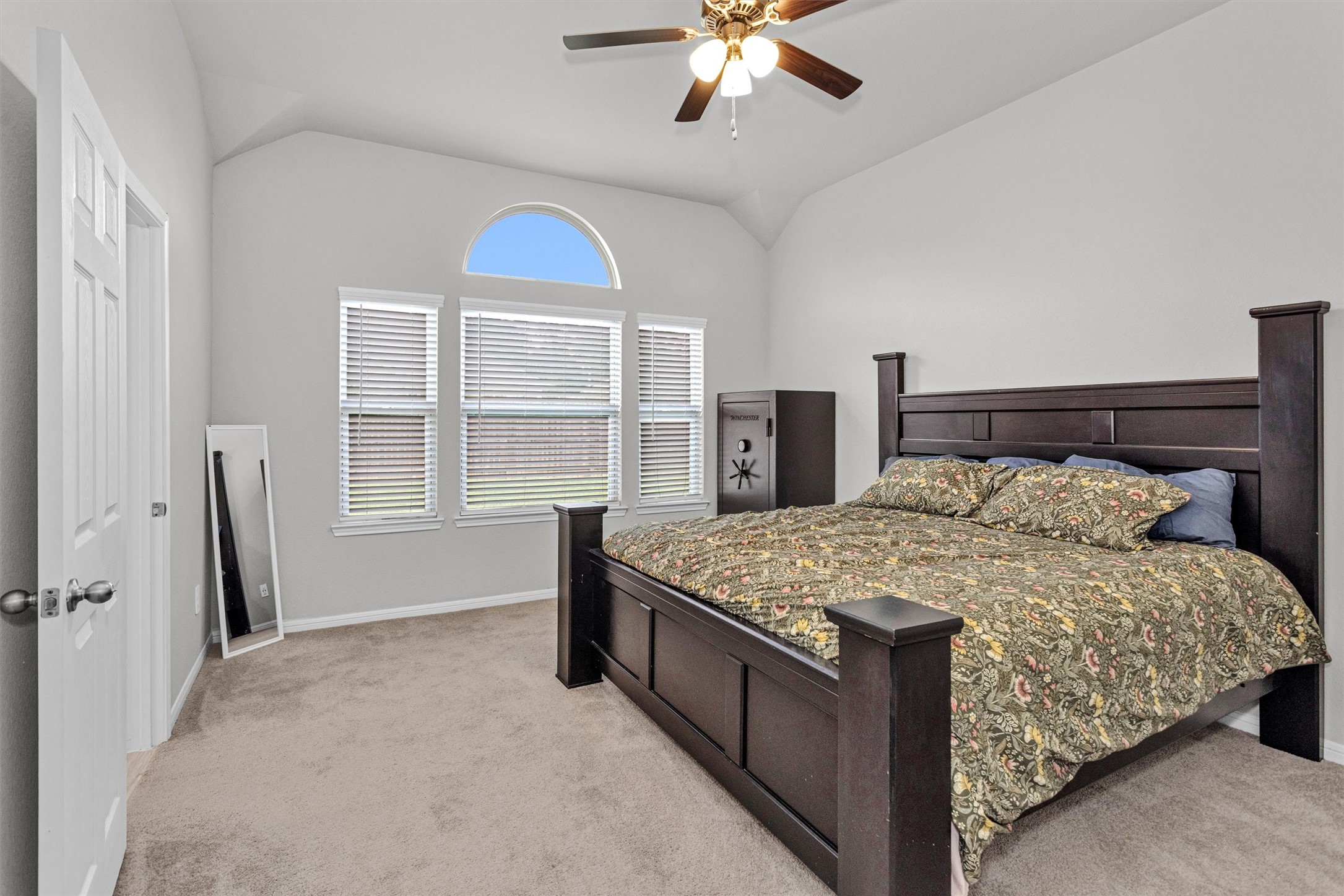 760 Yellow Birch Lane Property Photo 14