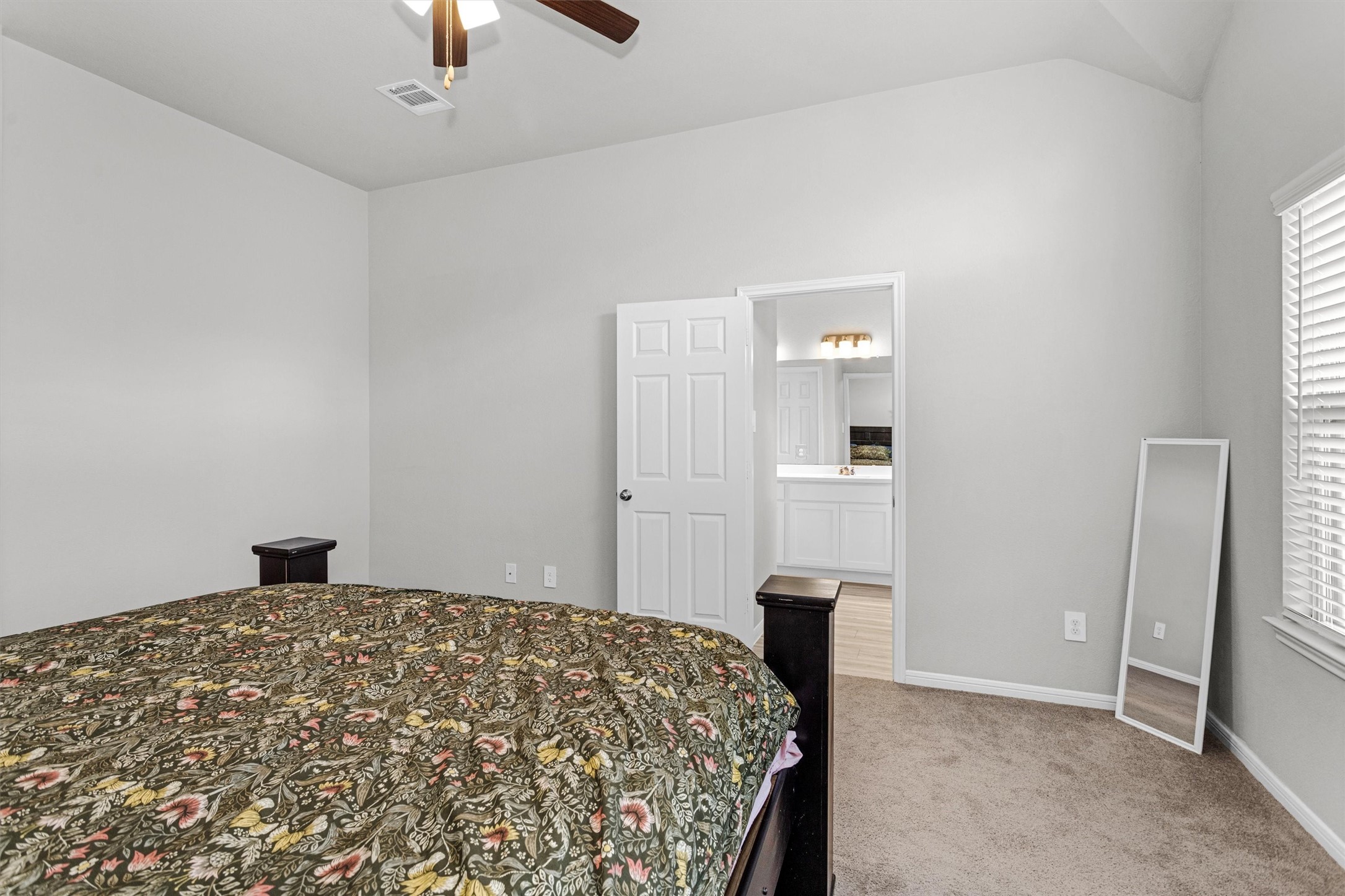 760 Yellow Birch Lane Property Photo 16