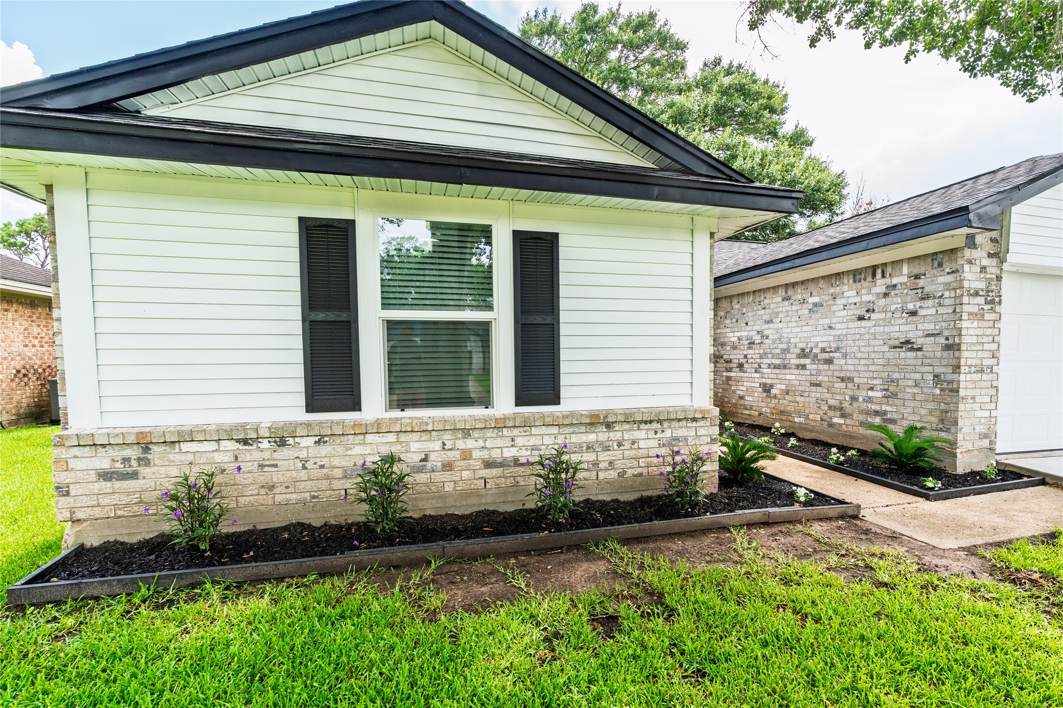 4855 Sulley Drive Property Photo 3