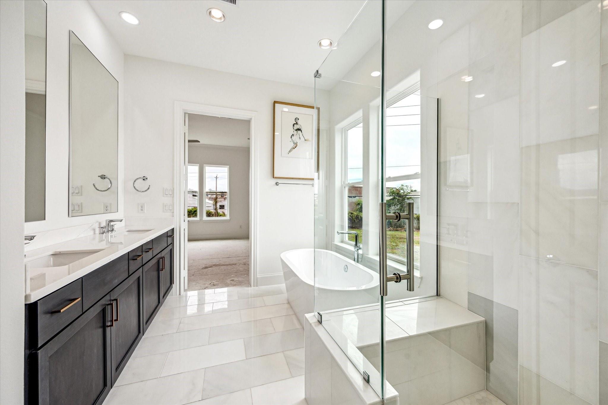 1008 Golden Nectar, Houston Tx 77008 Property Photo 5