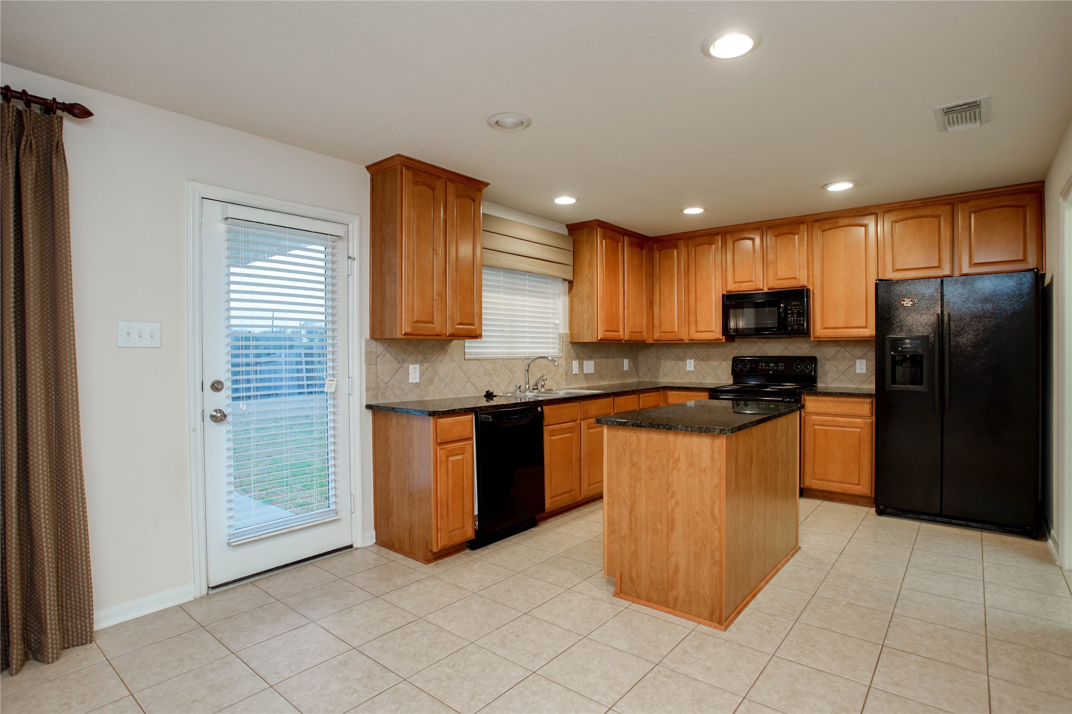21707 Mt Elbrus Way Property Photo 11