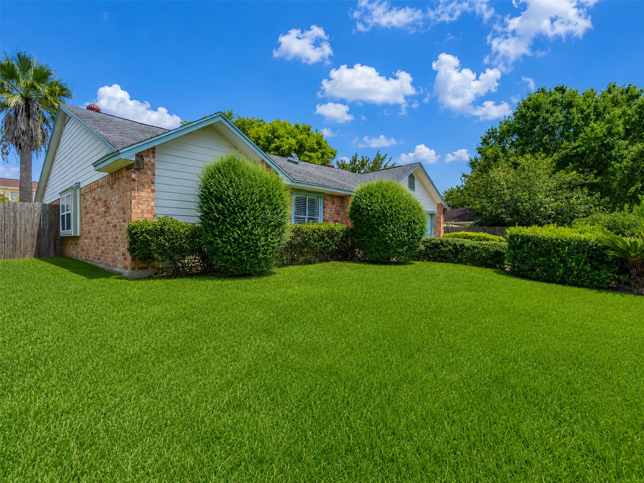3814 Gamlin Bend Drive Property Photo 2