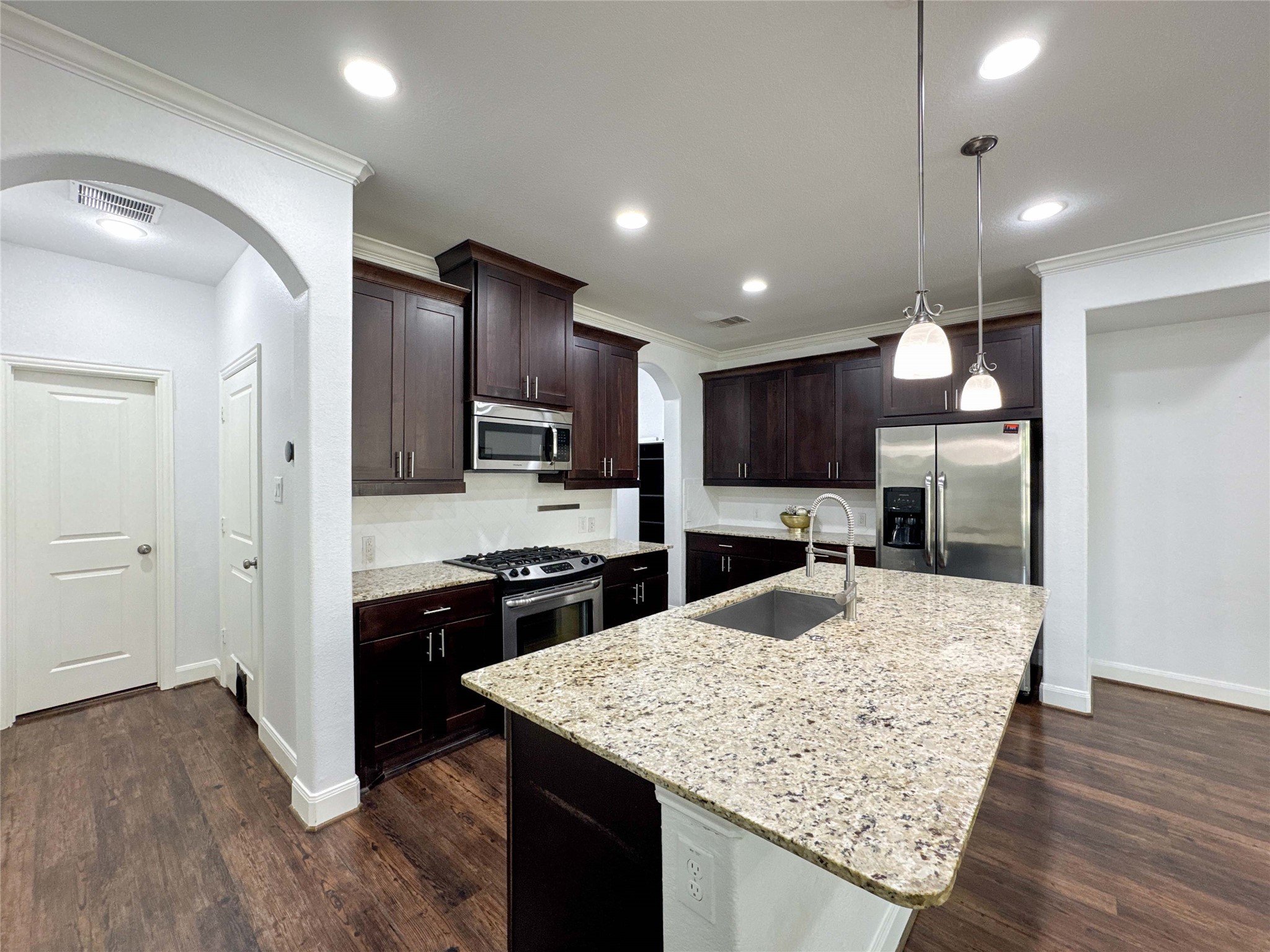 717 Via Lago Property Photo 7