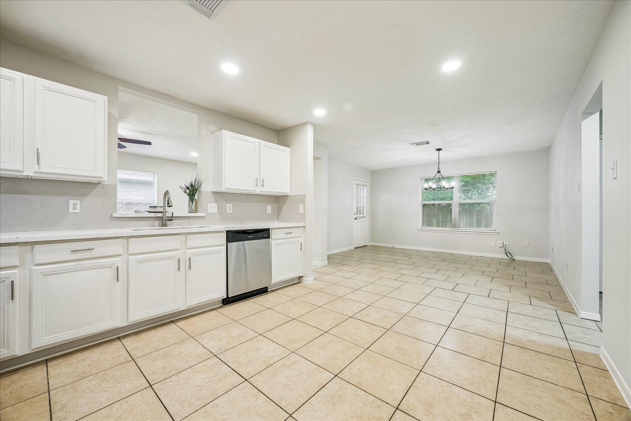 5239 Sugar Bush Drive Property Photo 14