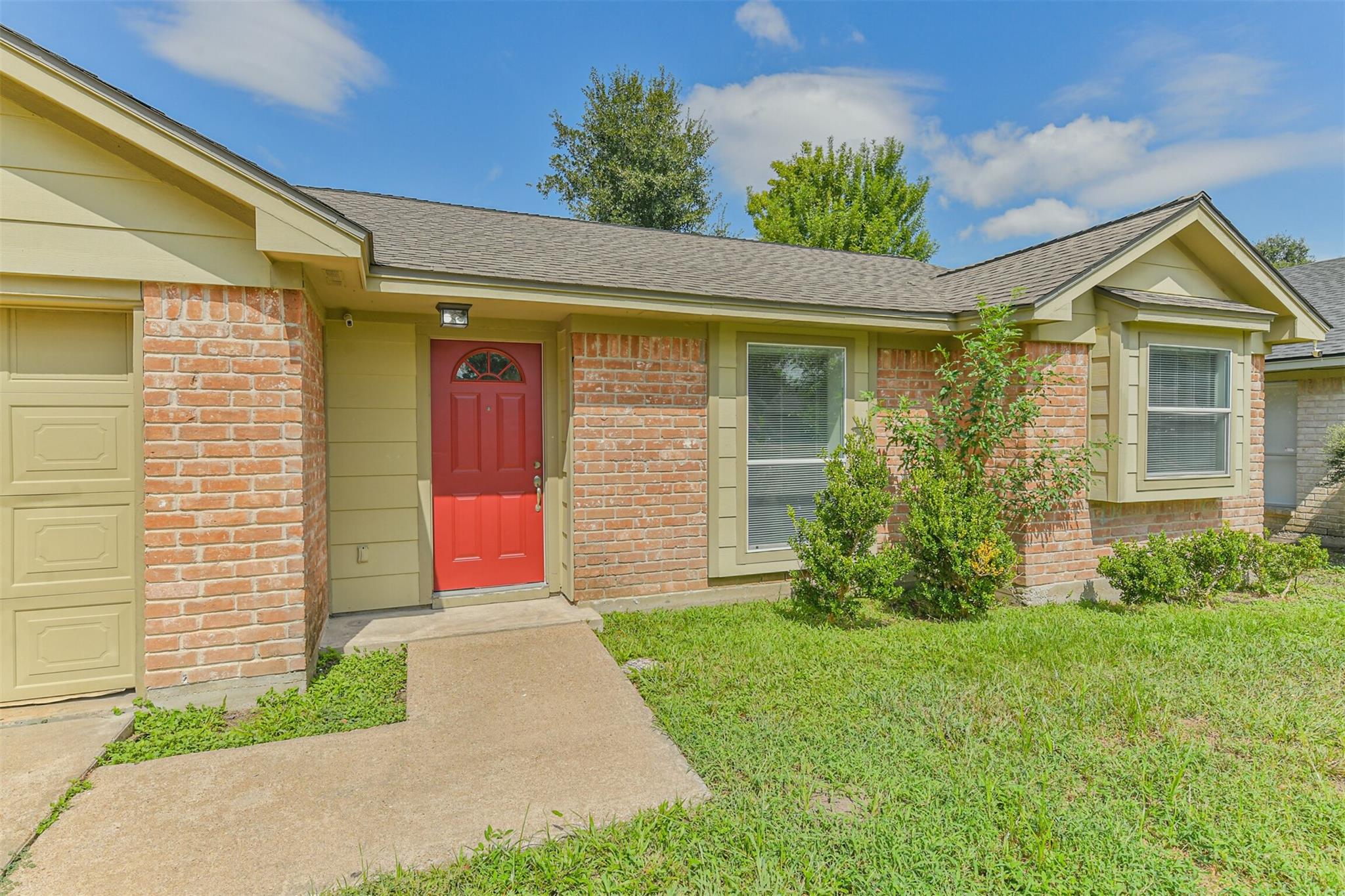 15646 Pagehurst Drive Property Photo 2