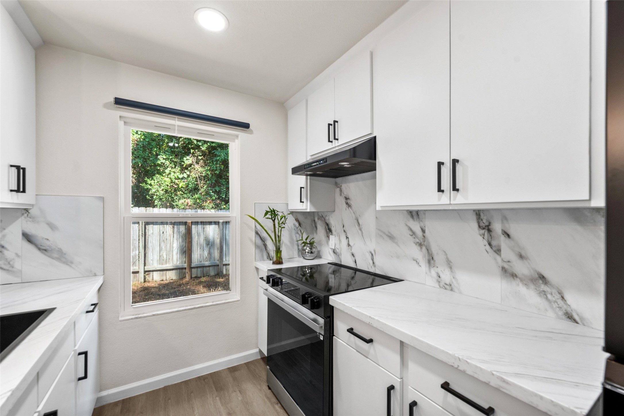 7 Hasting Oak Court Property Photo 3