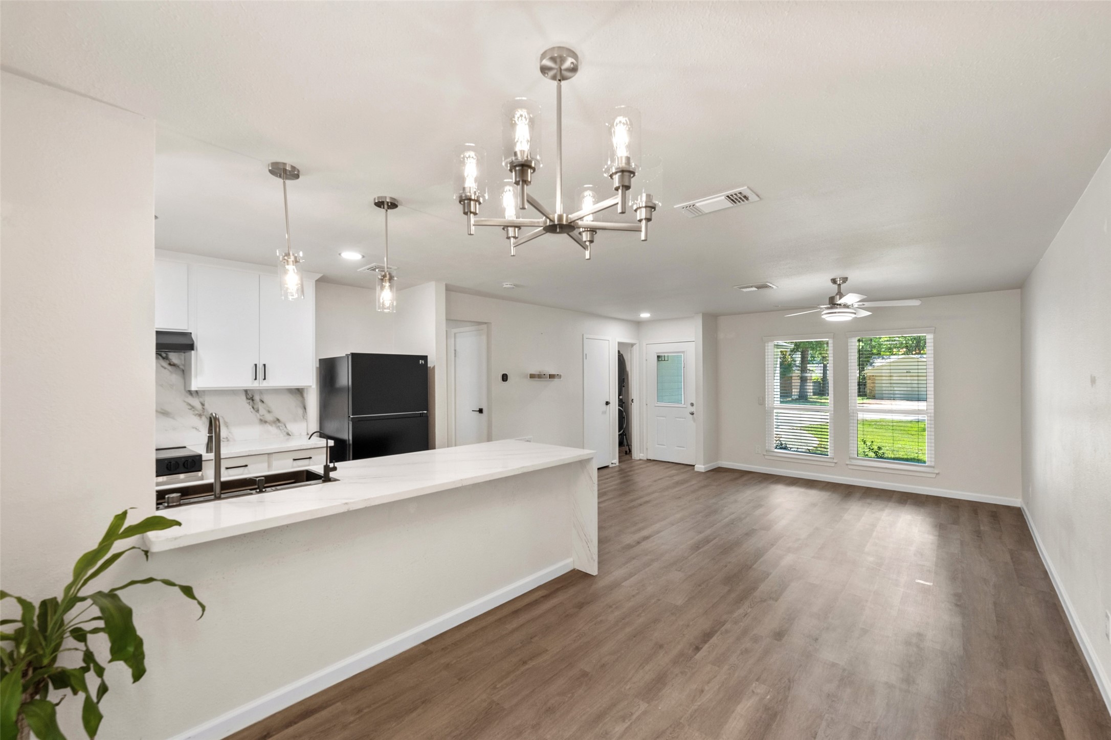 7 Hasting Oak Court Property Photo 6