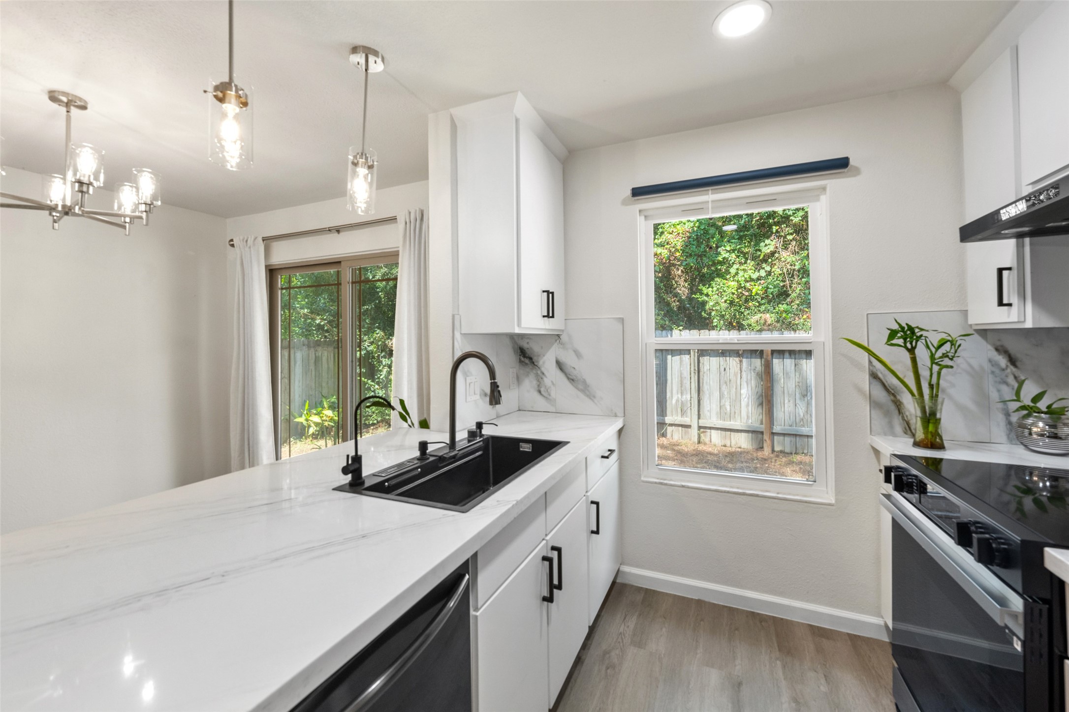 7 Hasting Oak Court Property Photo 10
