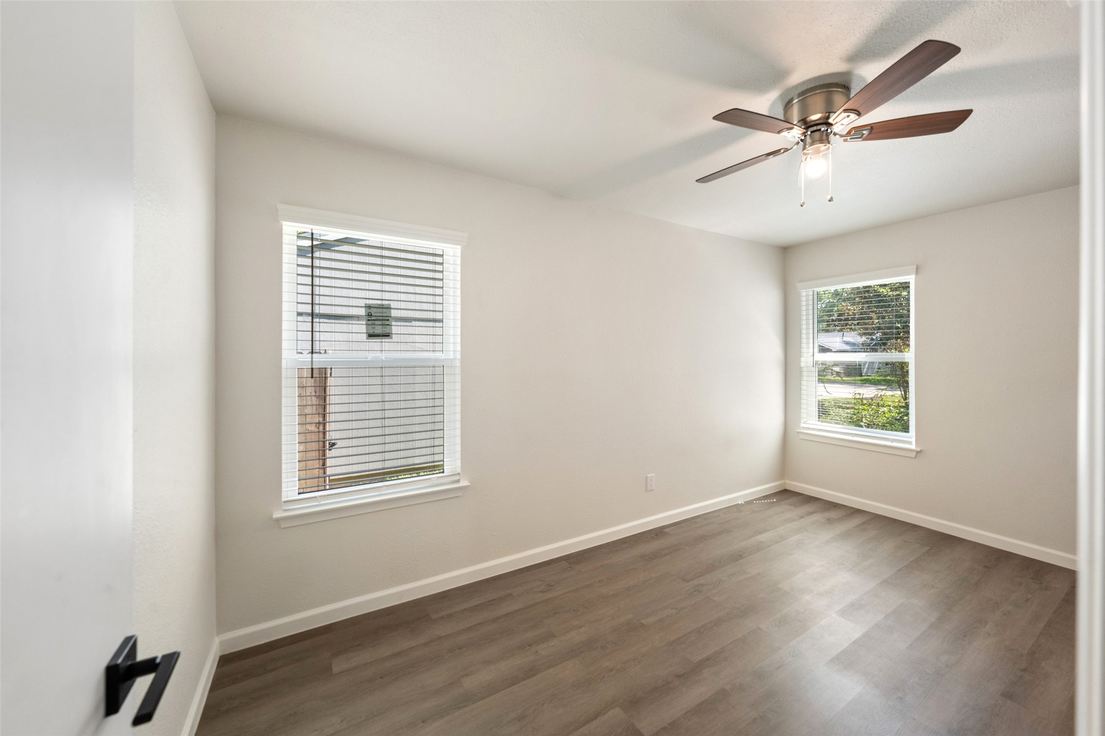 7 Hasting Oak Court Property Photo 14