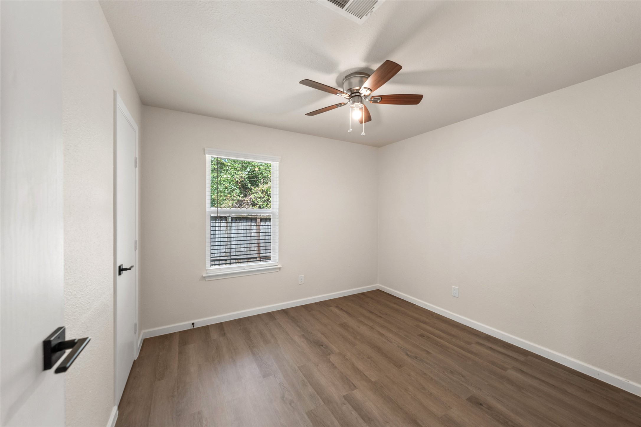 7 Hasting Oak Court Property Photo 21
