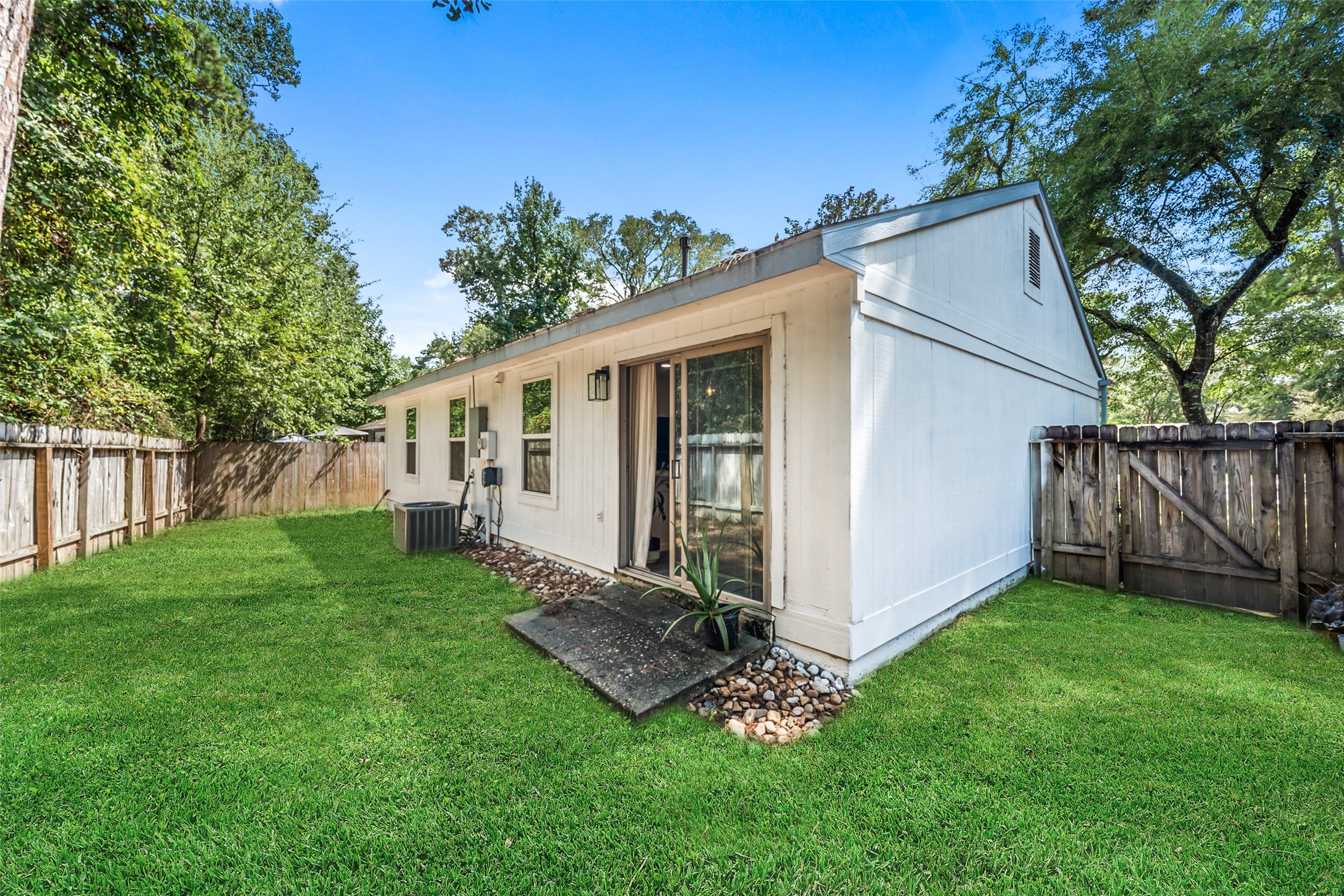 7 Hasting Oak Court Property Photo 23