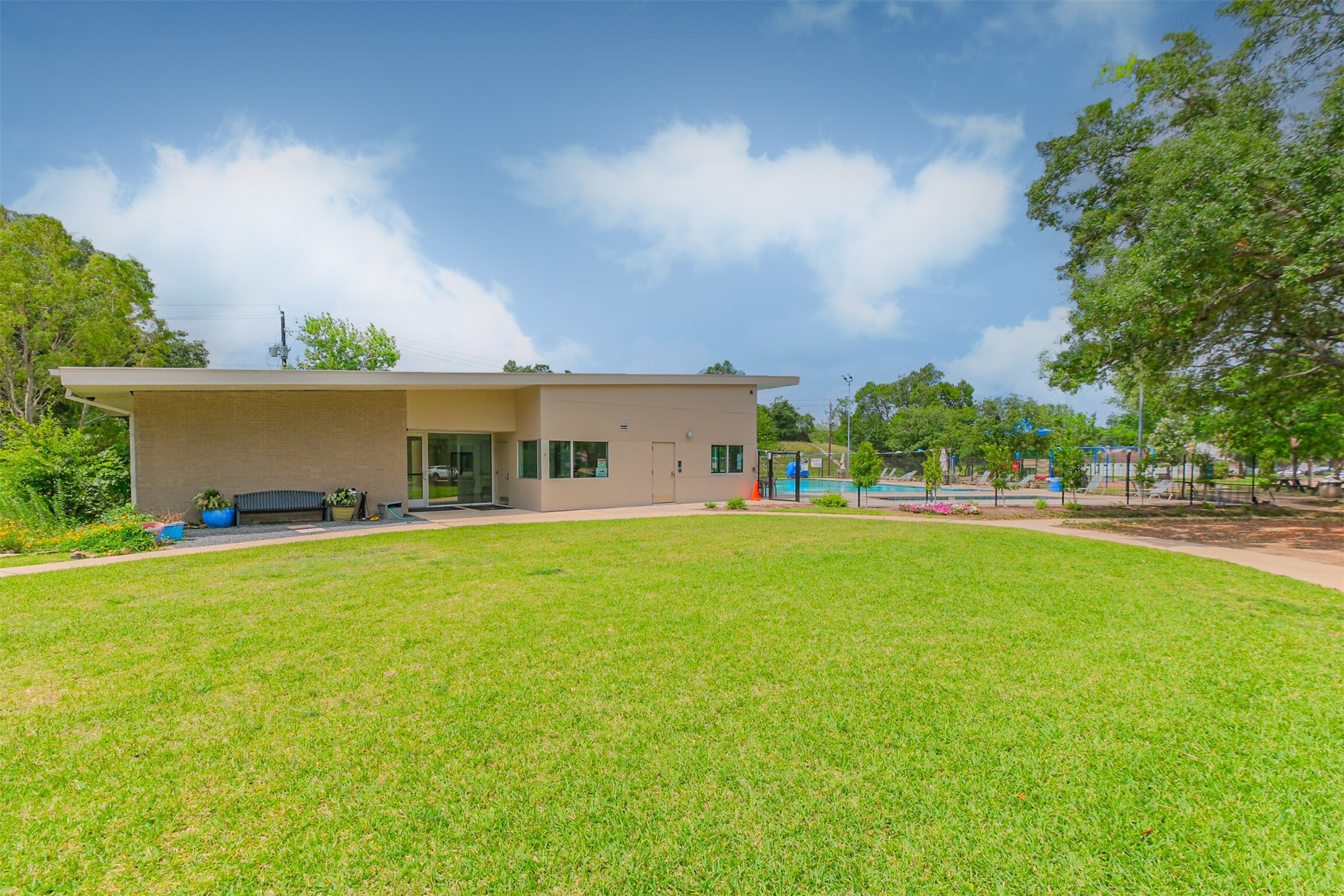 13919 Swiss Hill Drive Property Photo 35