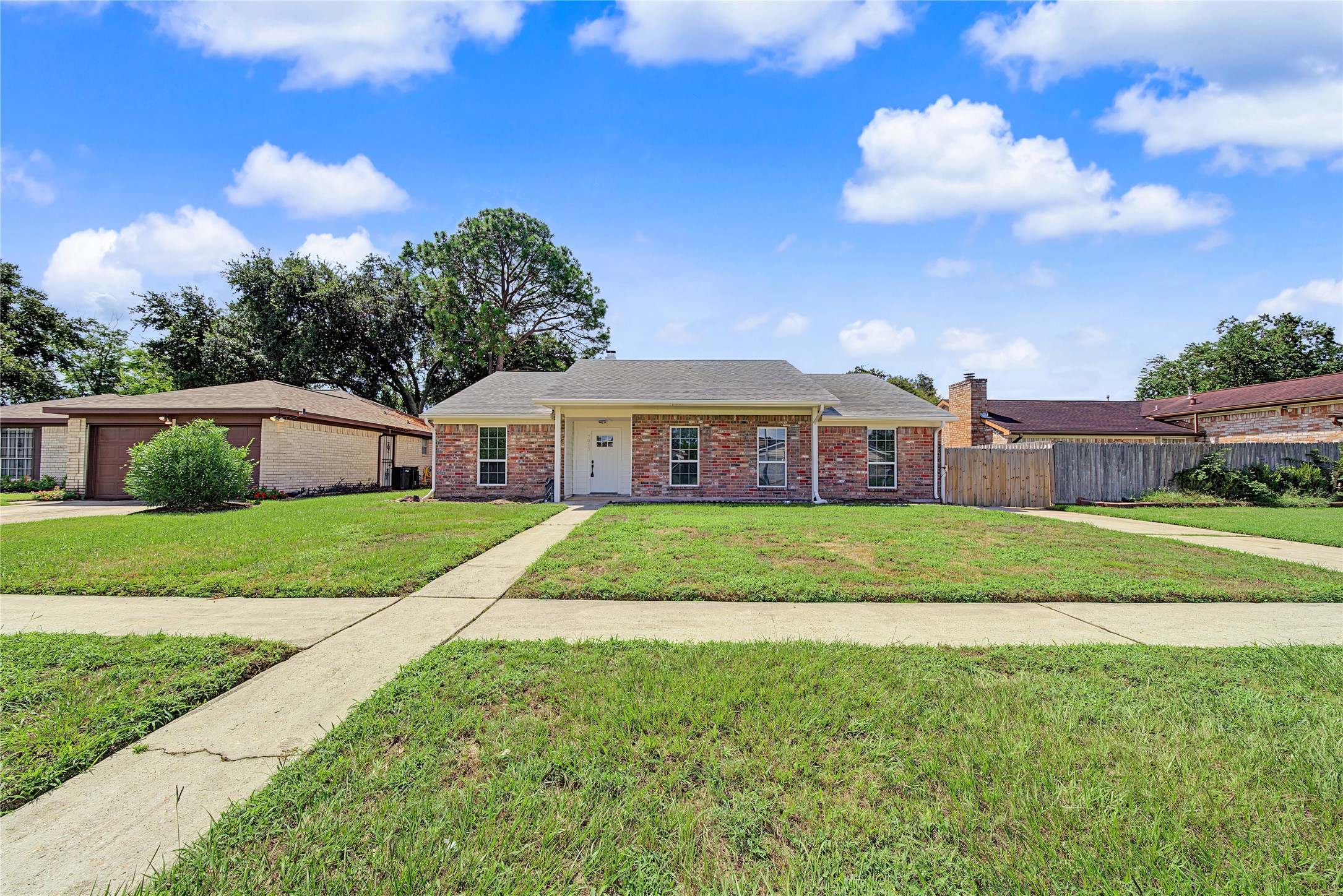 7015 Northleaf Drive Property Photo 1