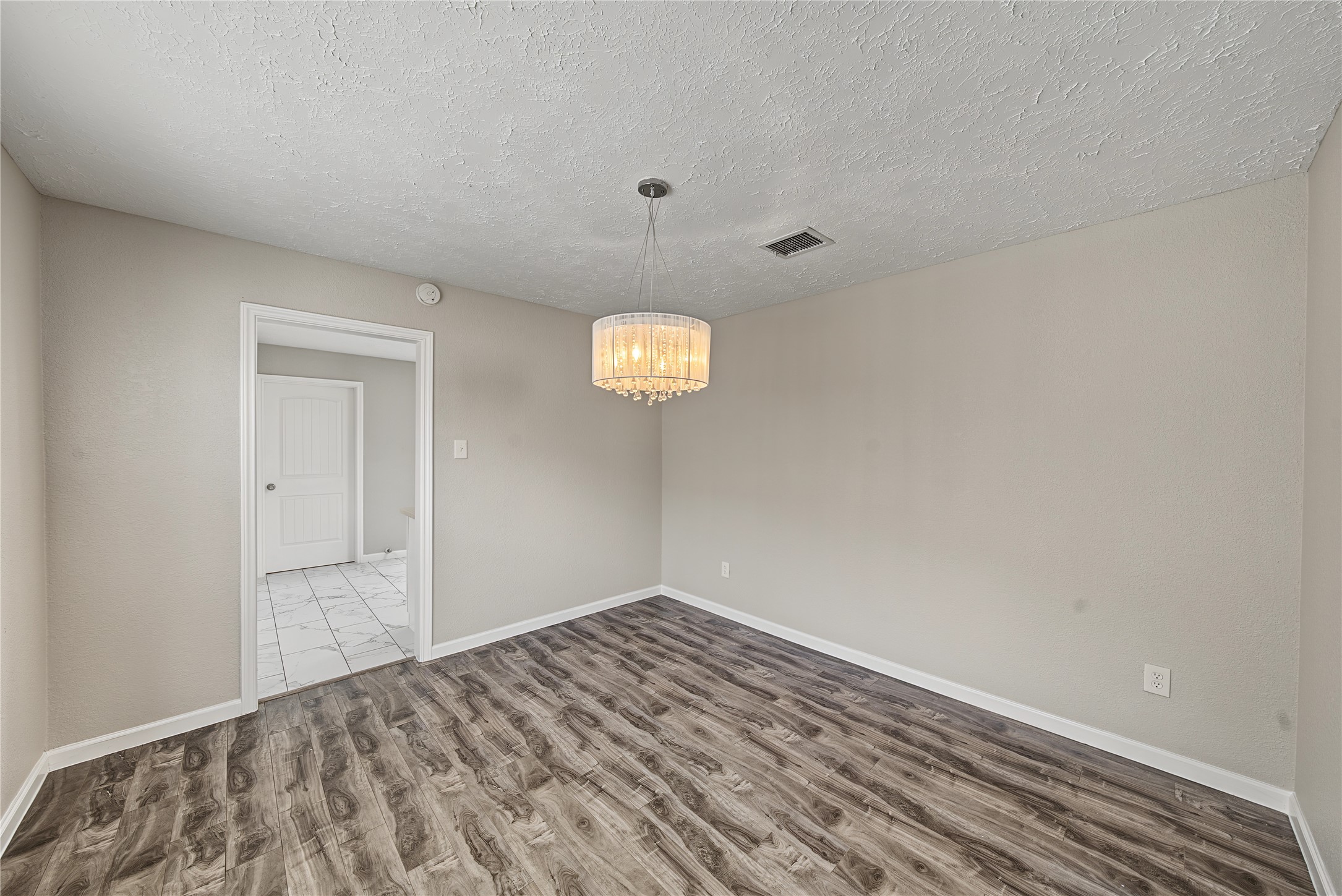 7015 Northleaf Drive Property Photo 10