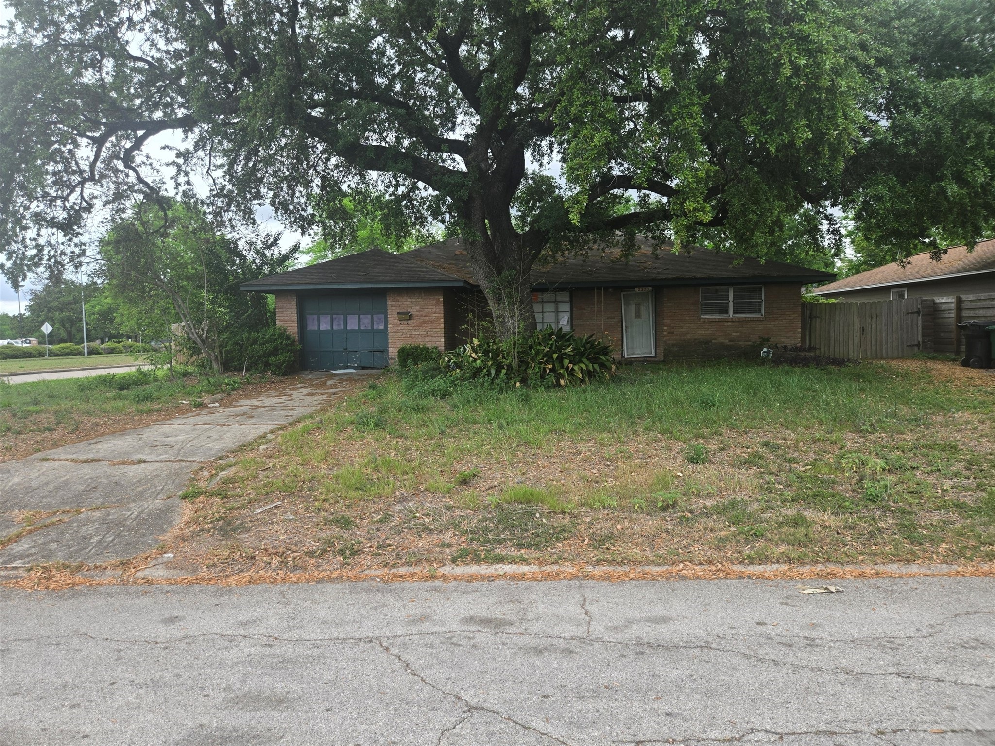 2330 Saxon Drive Property Photo 1