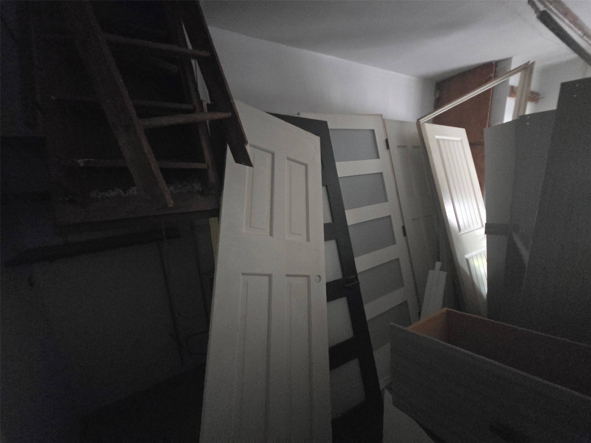 2330 Saxon Drive Property Photo 5