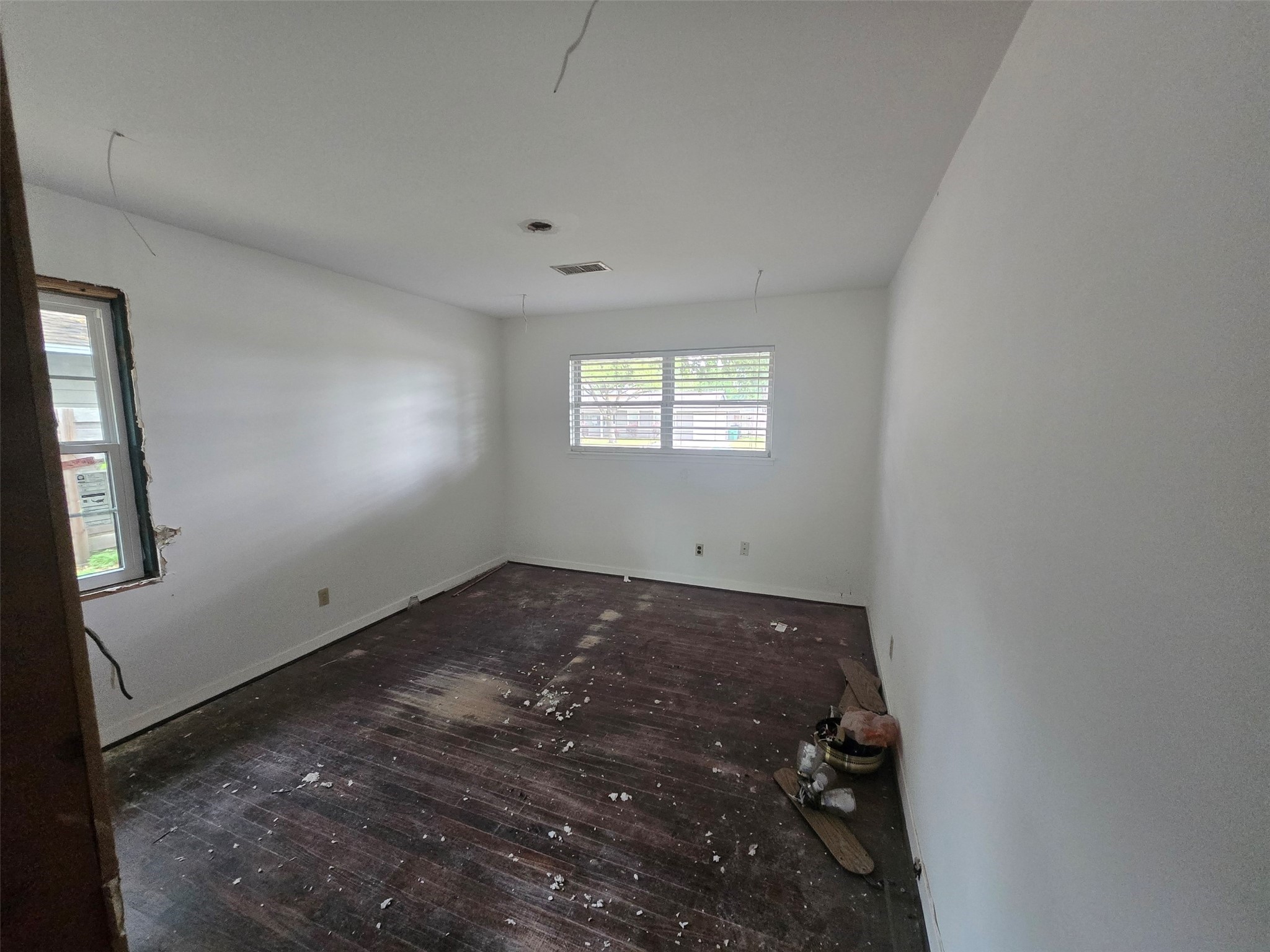2330 Saxon Drive Property Photo 10