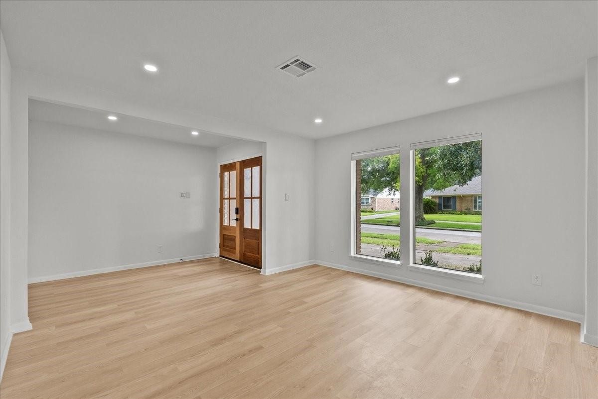 5762 Birdwood Road Property Photo 5