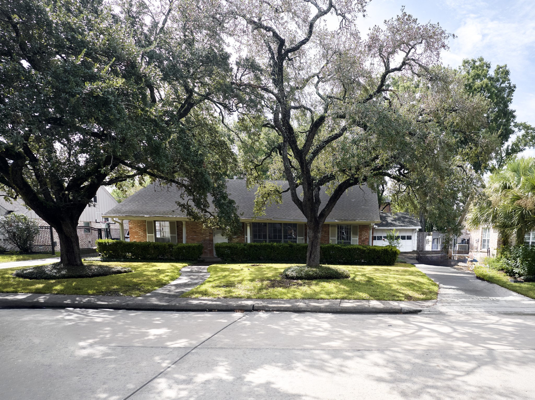 7811 Meadow Lake Ln Property Photo 1