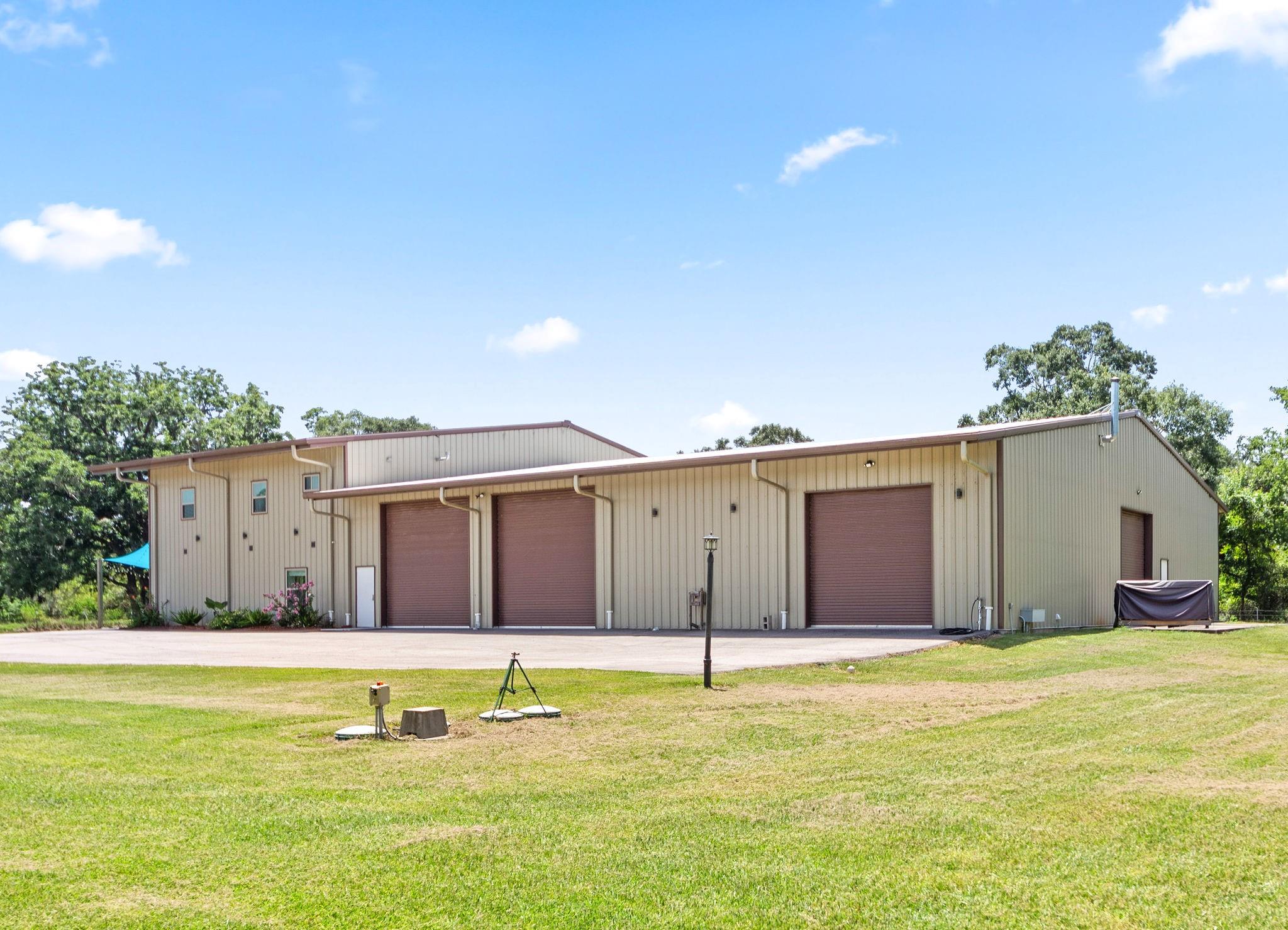 659 Brit Bailey Boulevard, Angleton Tx 77515 Property Photo 1