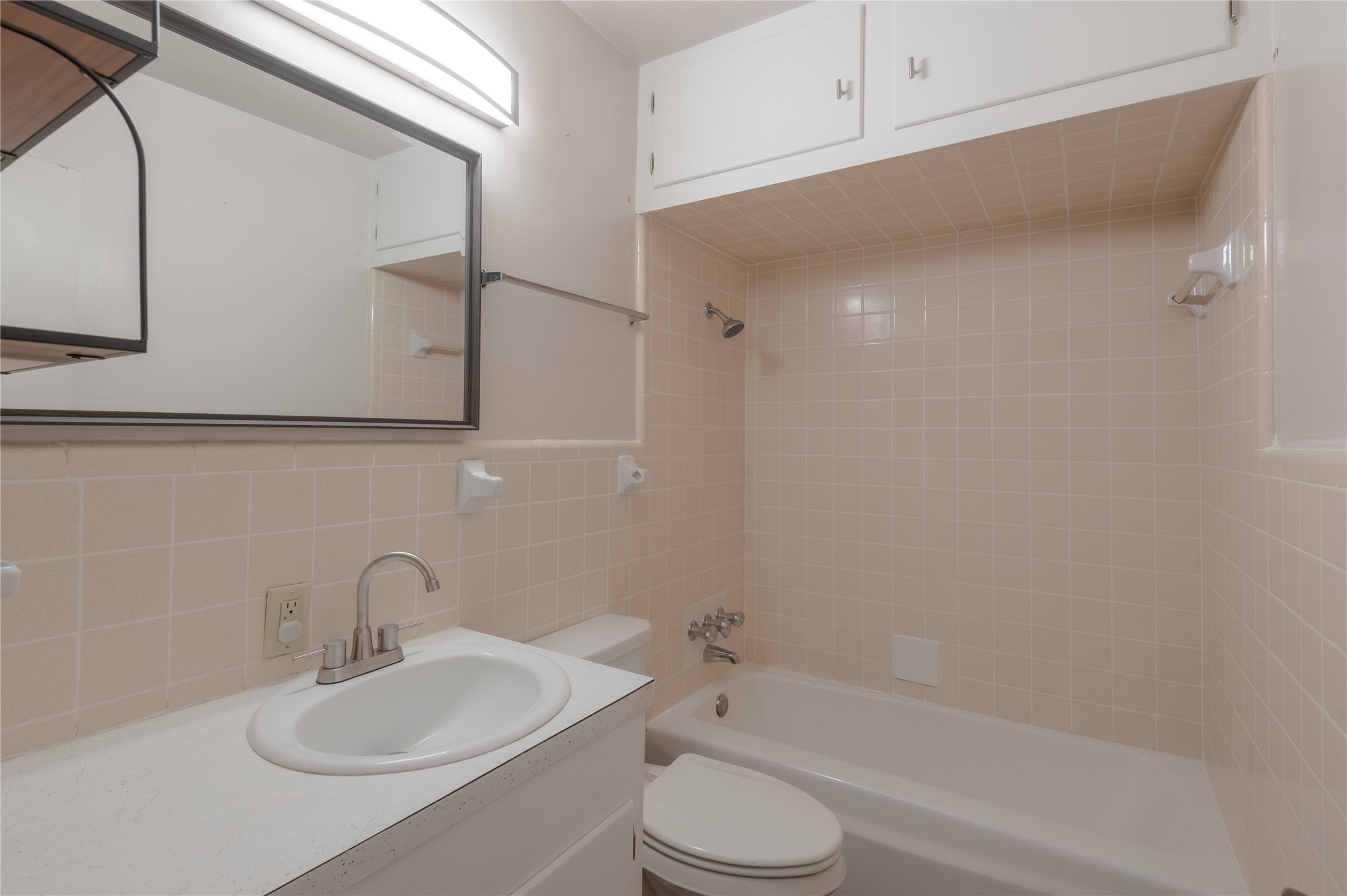525 12th Street 8 Property Photo 13