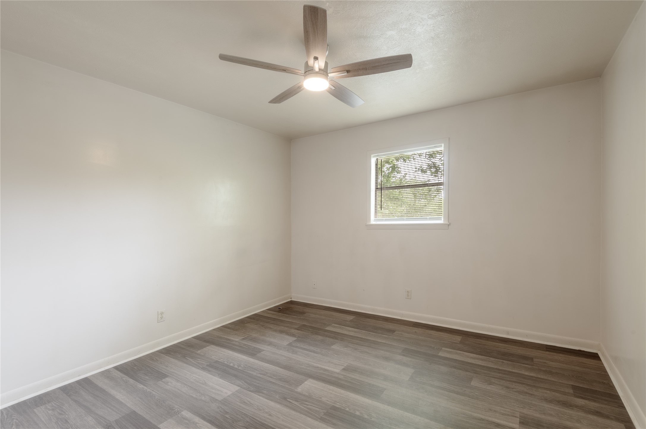 525 12th Street 8 Property Photo 14