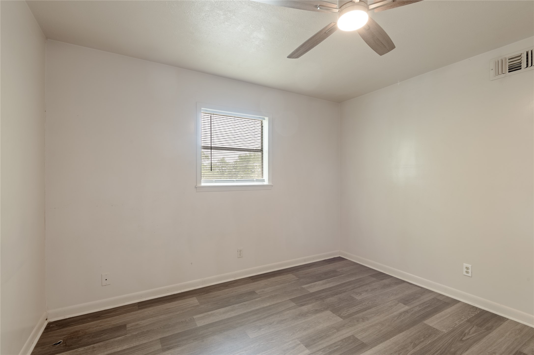 525 12th Street 8 Property Photo 15