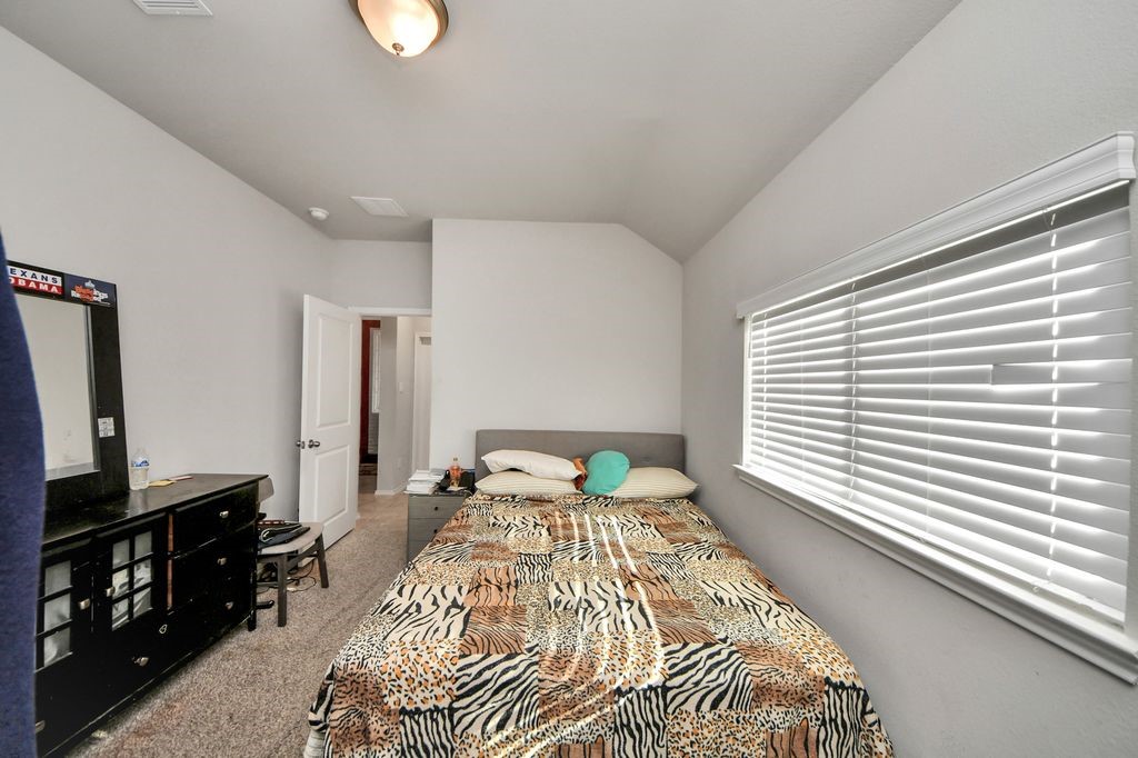 20206 Laila Manor Lane Property Photo 7