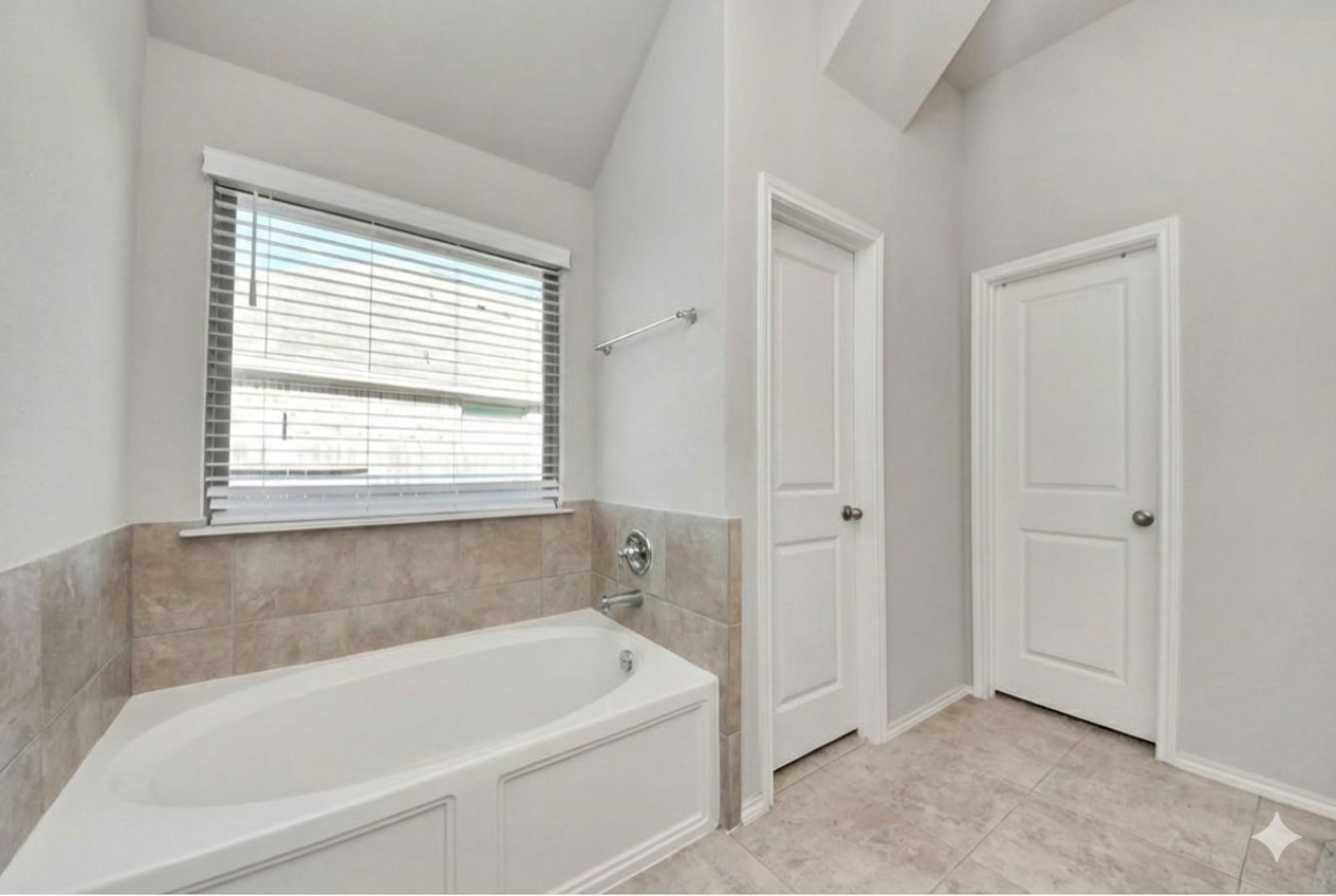 20206 Laila Manor Lane Property Photo 8