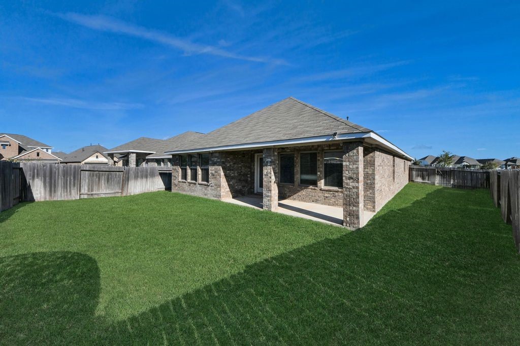 20206 Laila Manor Lane Property Photo 11