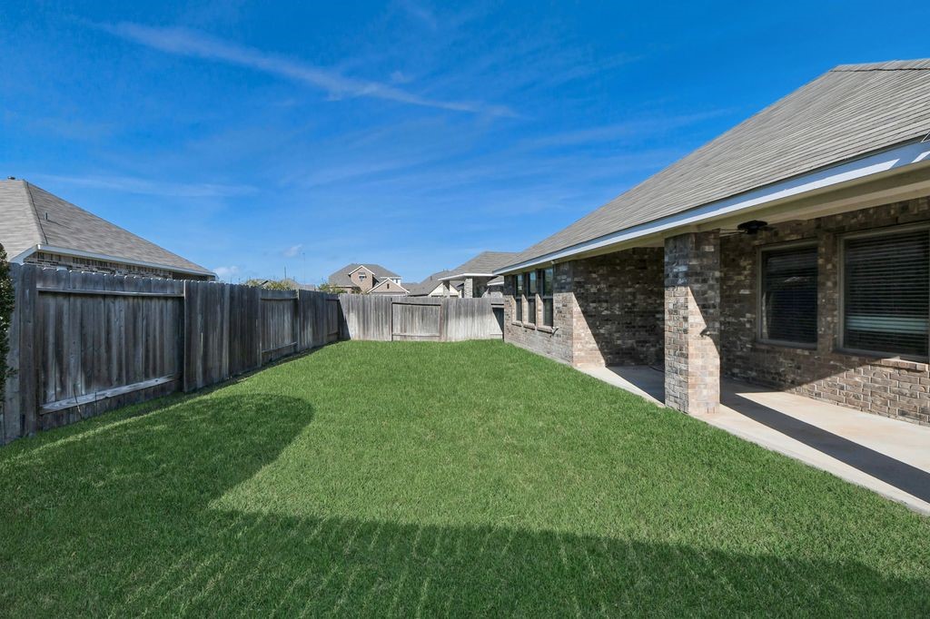 20206 Laila Manor Lane Property Photo 12