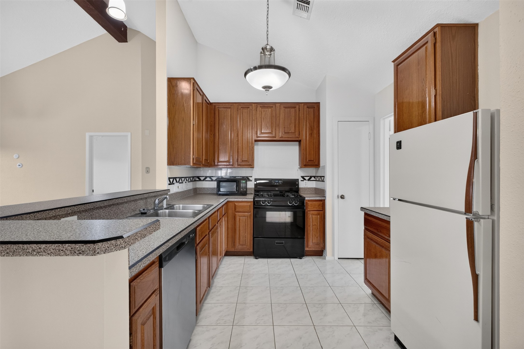 14338 Royal Hill Drive Property Photo 6