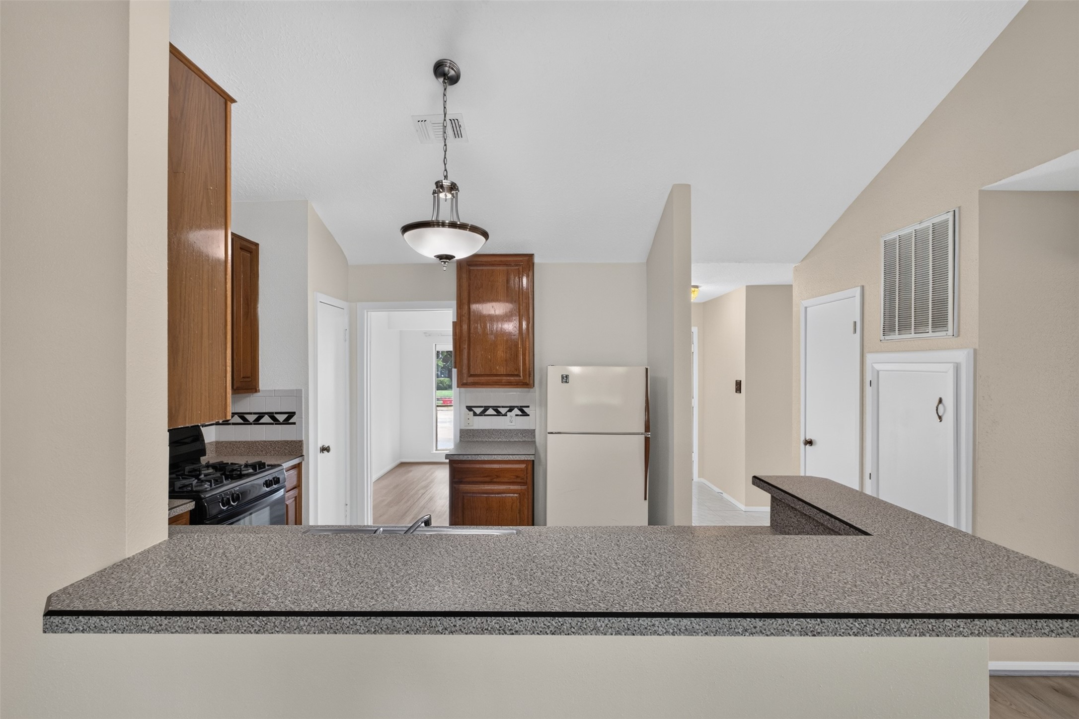 14338 Royal Hill Drive Property Photo 8