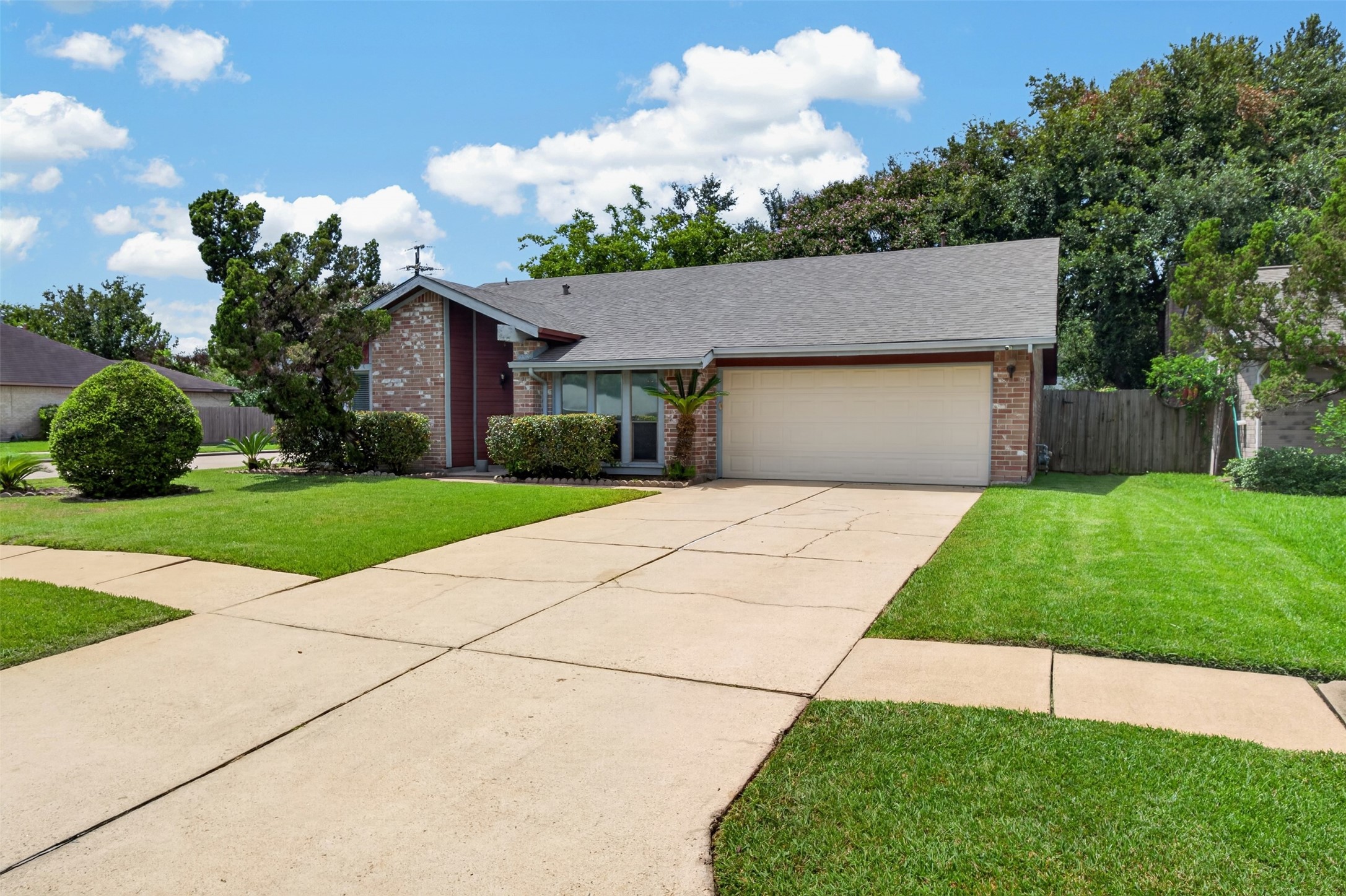14338 Royal Hill Drive Property Photo 32
