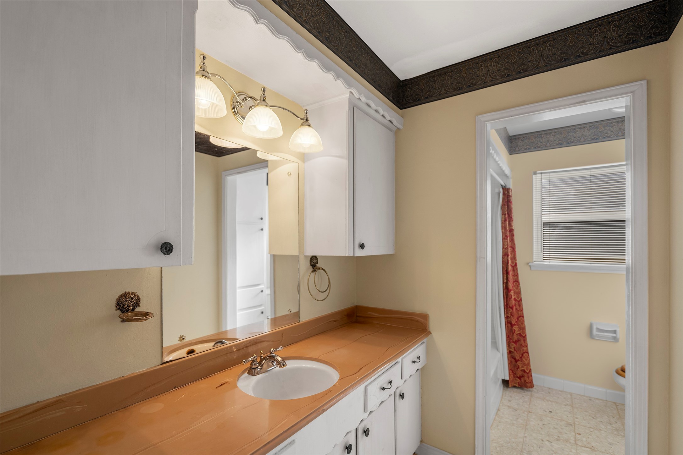 1102 Doral Lane Property Photo 7